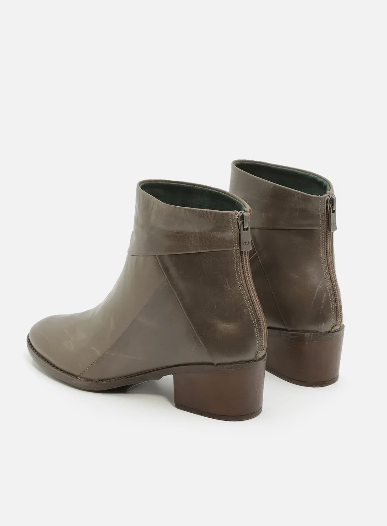 יעל-מגפון-מבריק-רוכסן-אחורי