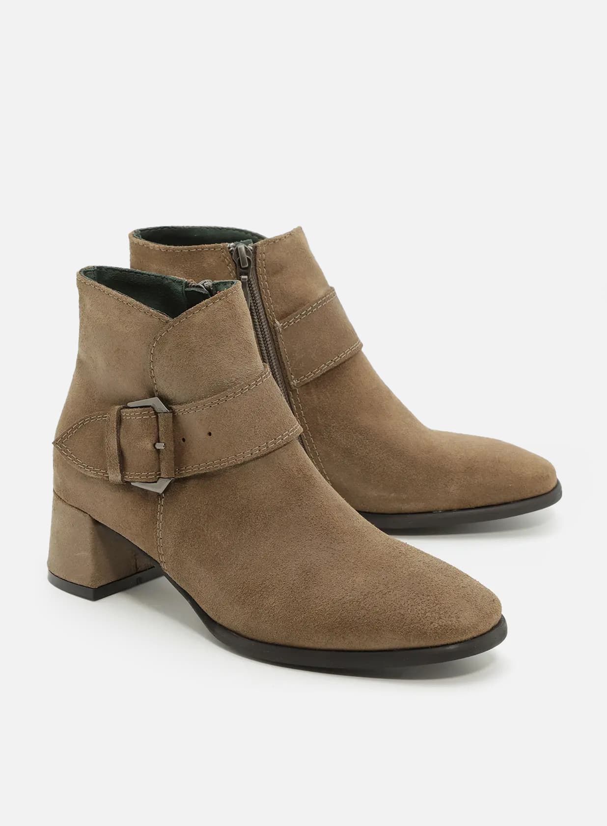 נלי-מגפון-שפאלט-אבזם-ורוכסן