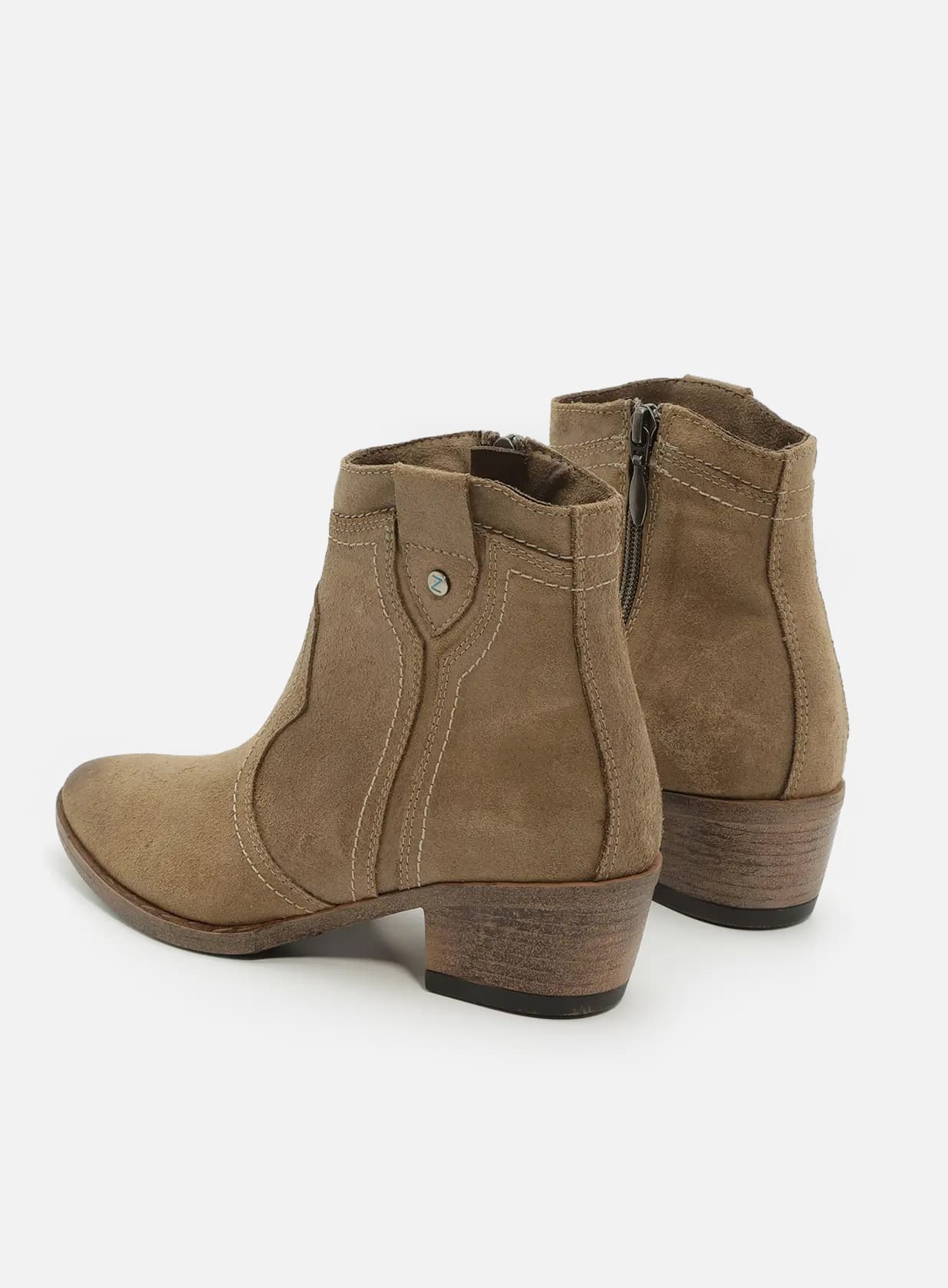 מיה-בוקר-שפאלט-ניט