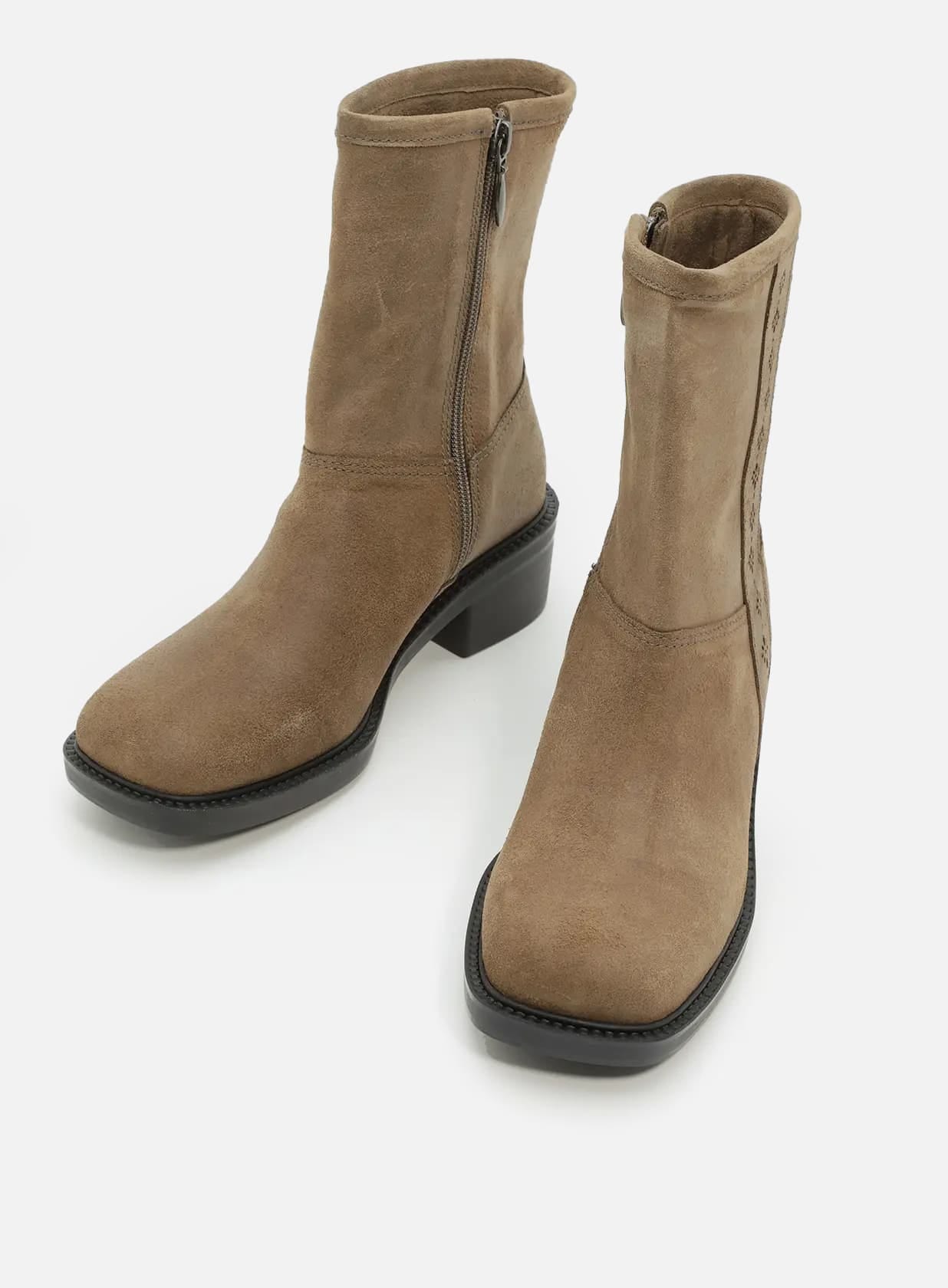 ליזי-מגפון-שפאלט-פס-לייזר