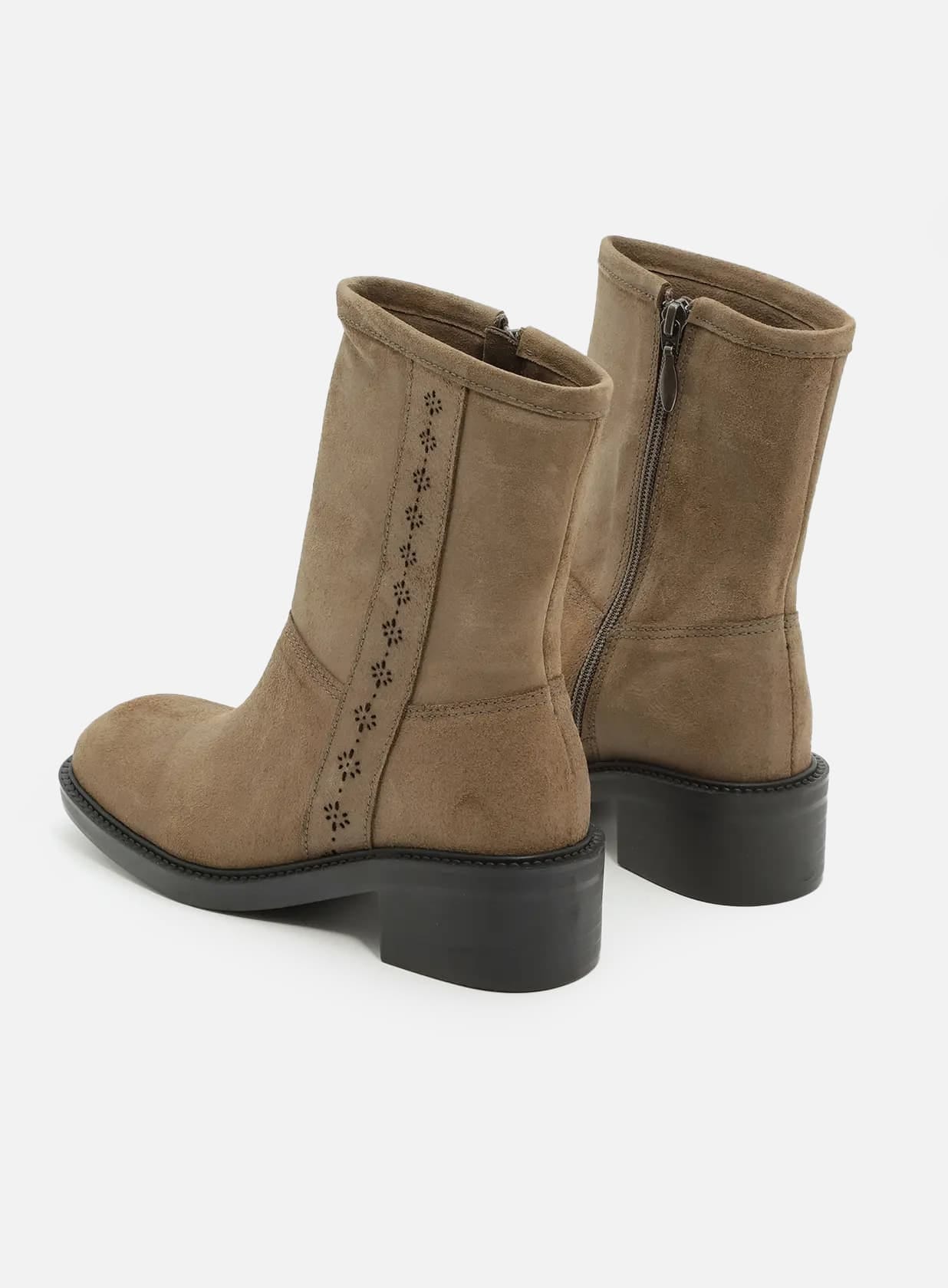 ליזי-מגפון-שפאלט-פס-לייזר