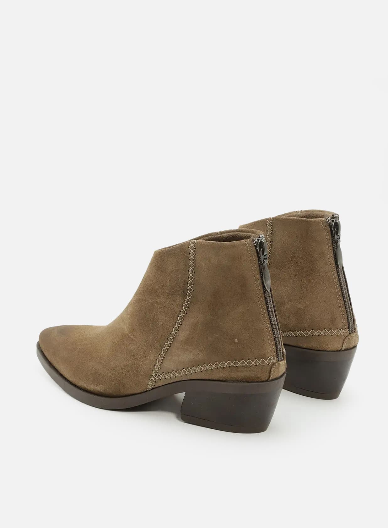 קמילה-מגפון-שפאלט-תפר