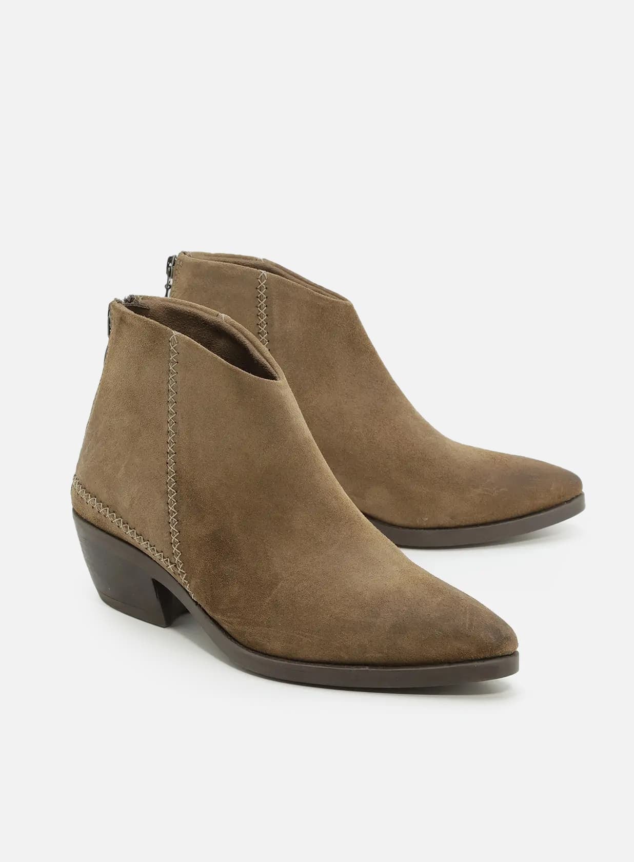 קמילה-מגפון-שפאלט-תפר