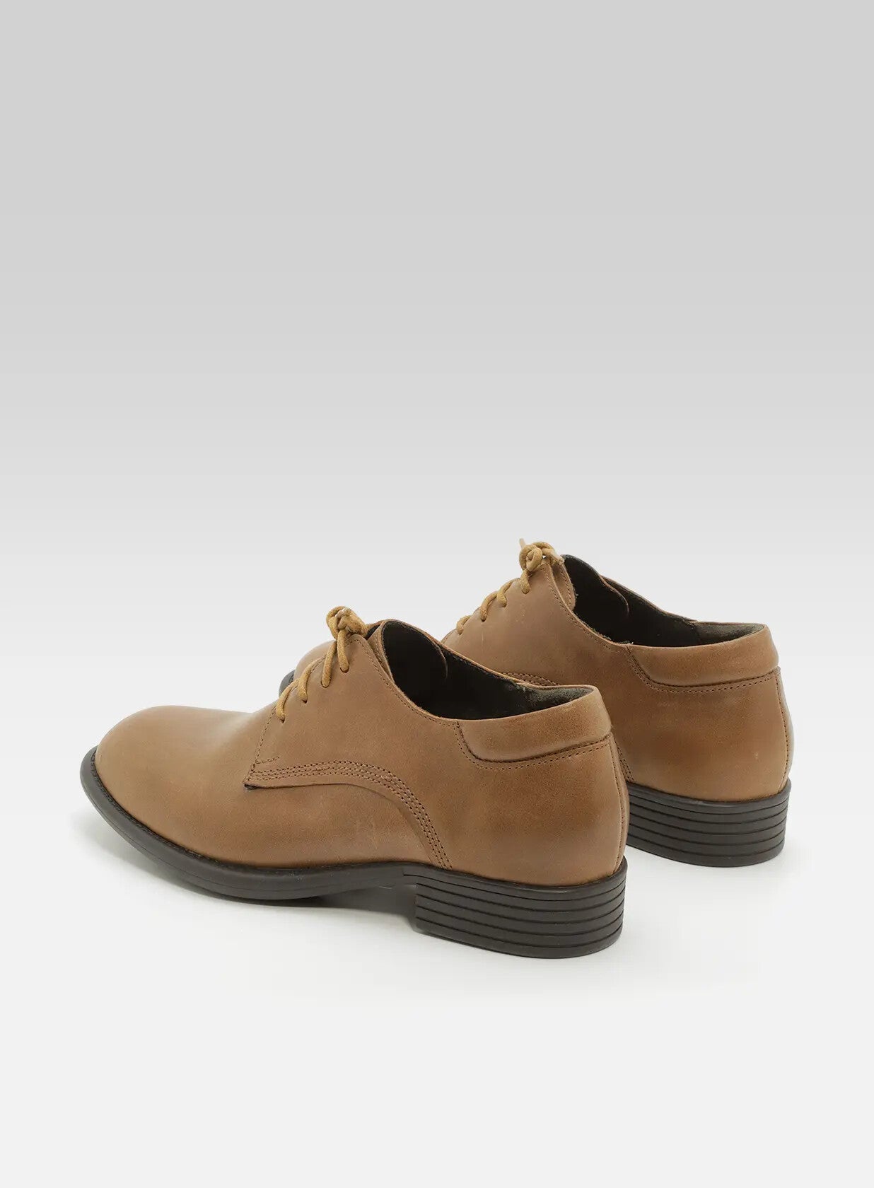 דבי-נעל-1-2-דרבי-מבריק