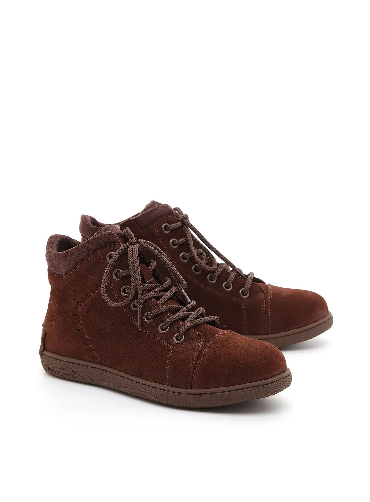 הילה-סניקרס