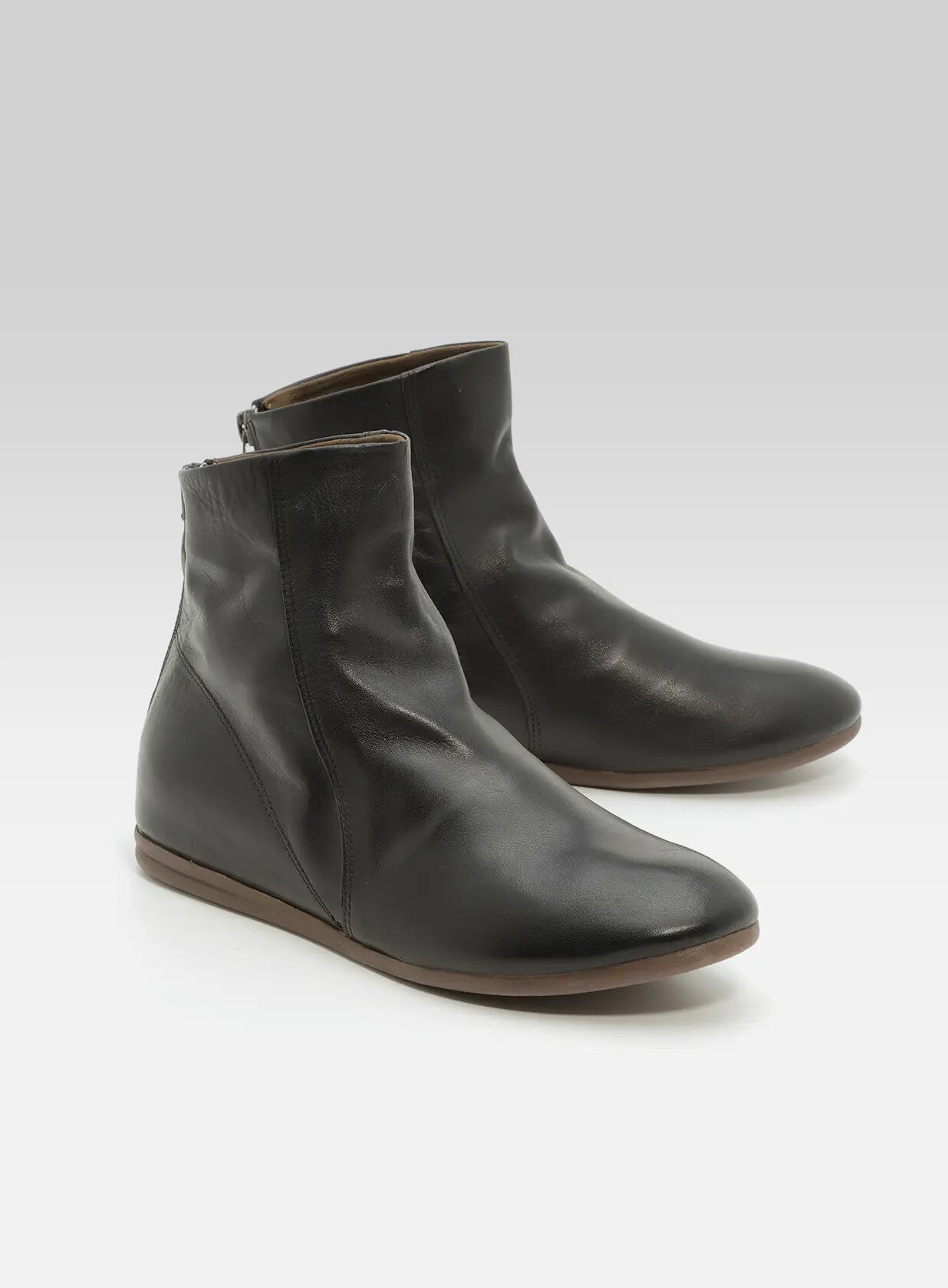 גאיה-מגפון-3-4-קלאסי-רוכסן-אחורי