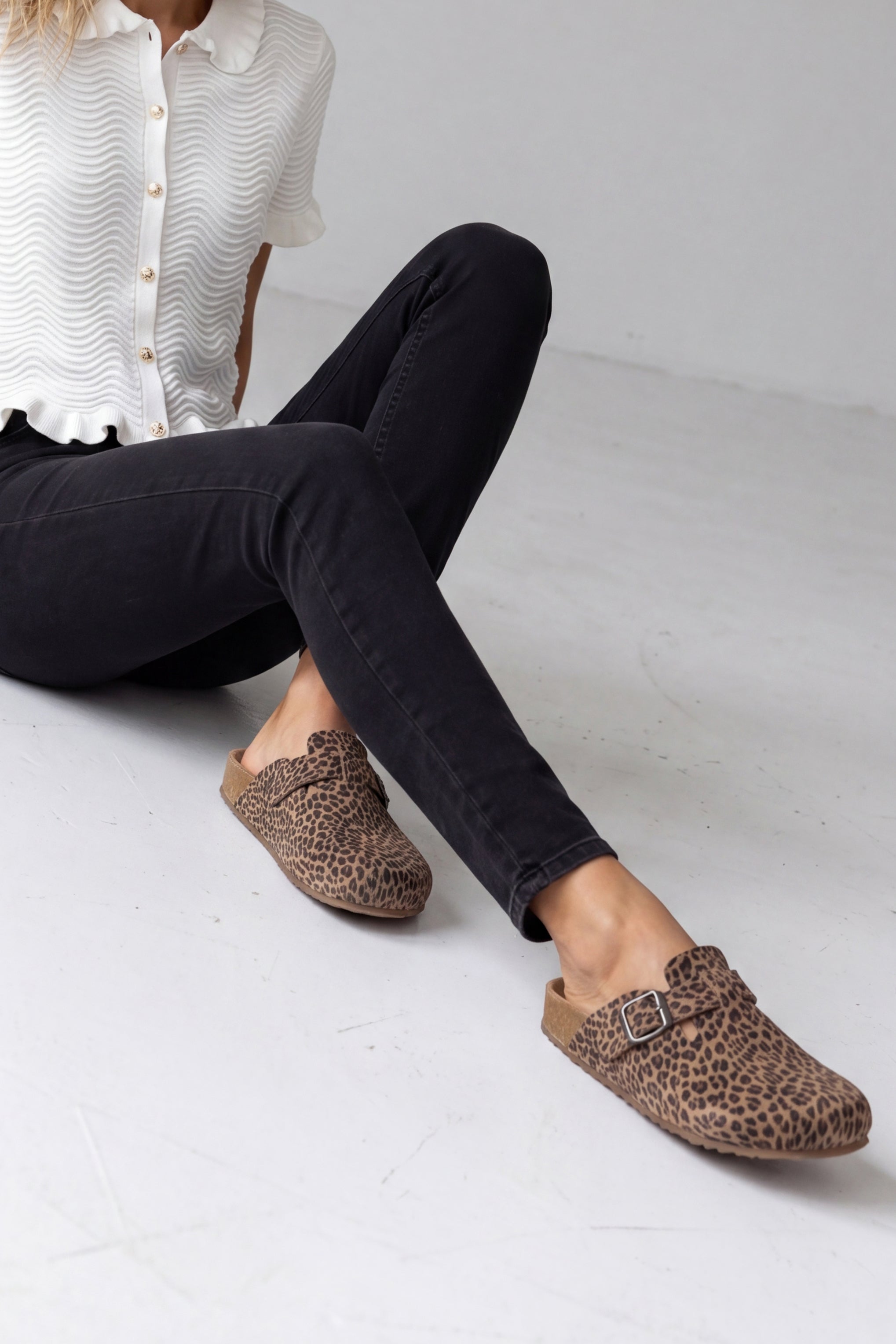 קבקב סגור עם אבזם - מרגריטה