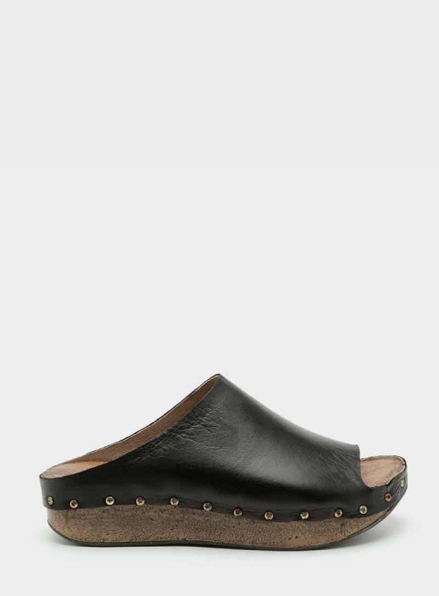 כפכפי-ניטים-מעור-לנשים-דגם-שירי-1418