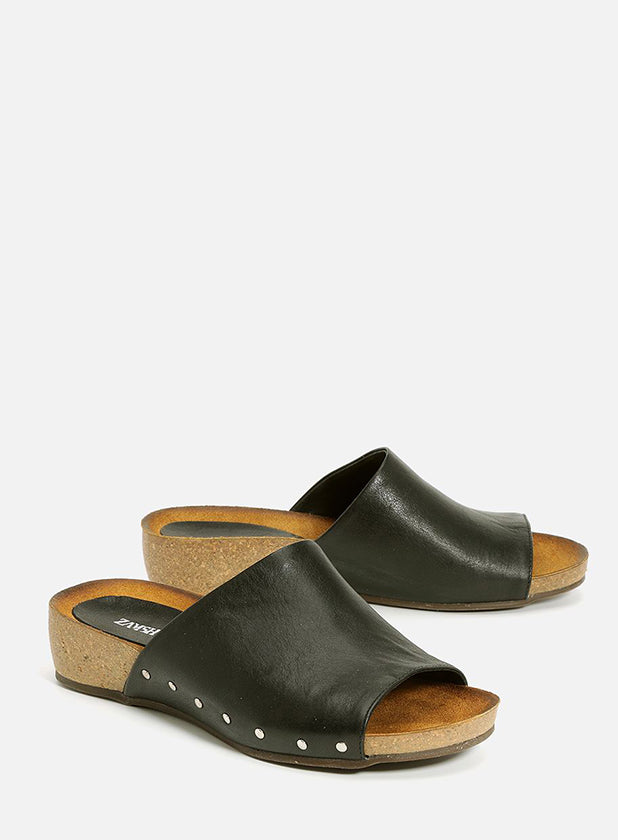 כפכפי מיול מעור עם ניטים