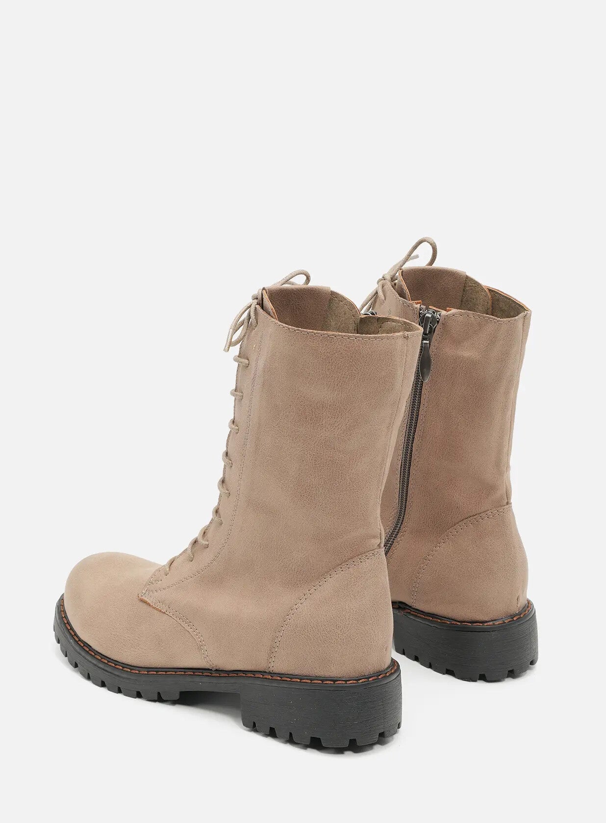 מגפונים-גבוהים-טבעוניים-עם-שרוכים-מנצ