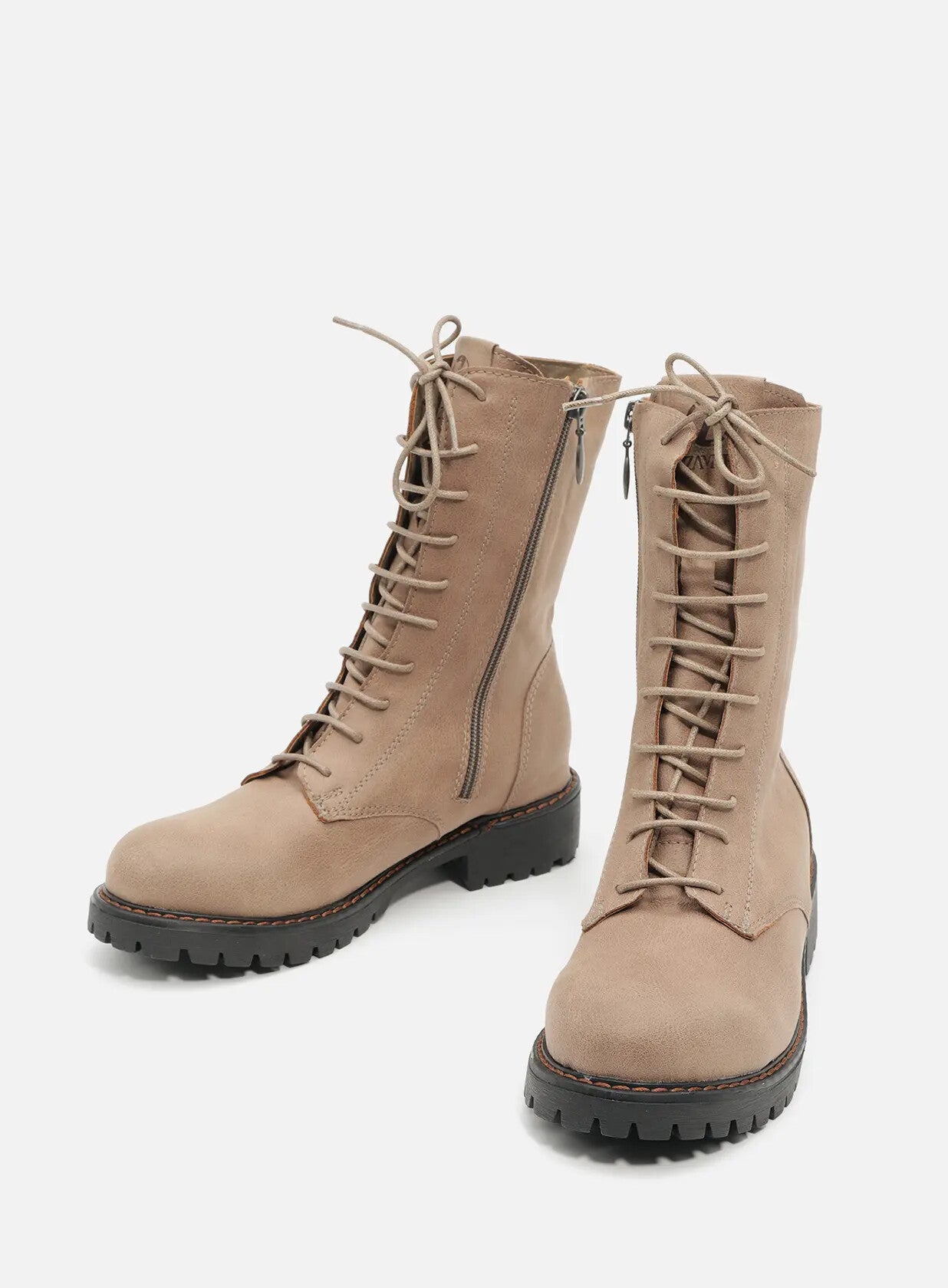 מגפונים-גבוהים-טבעוניים-עם-שרוכים-מנצ