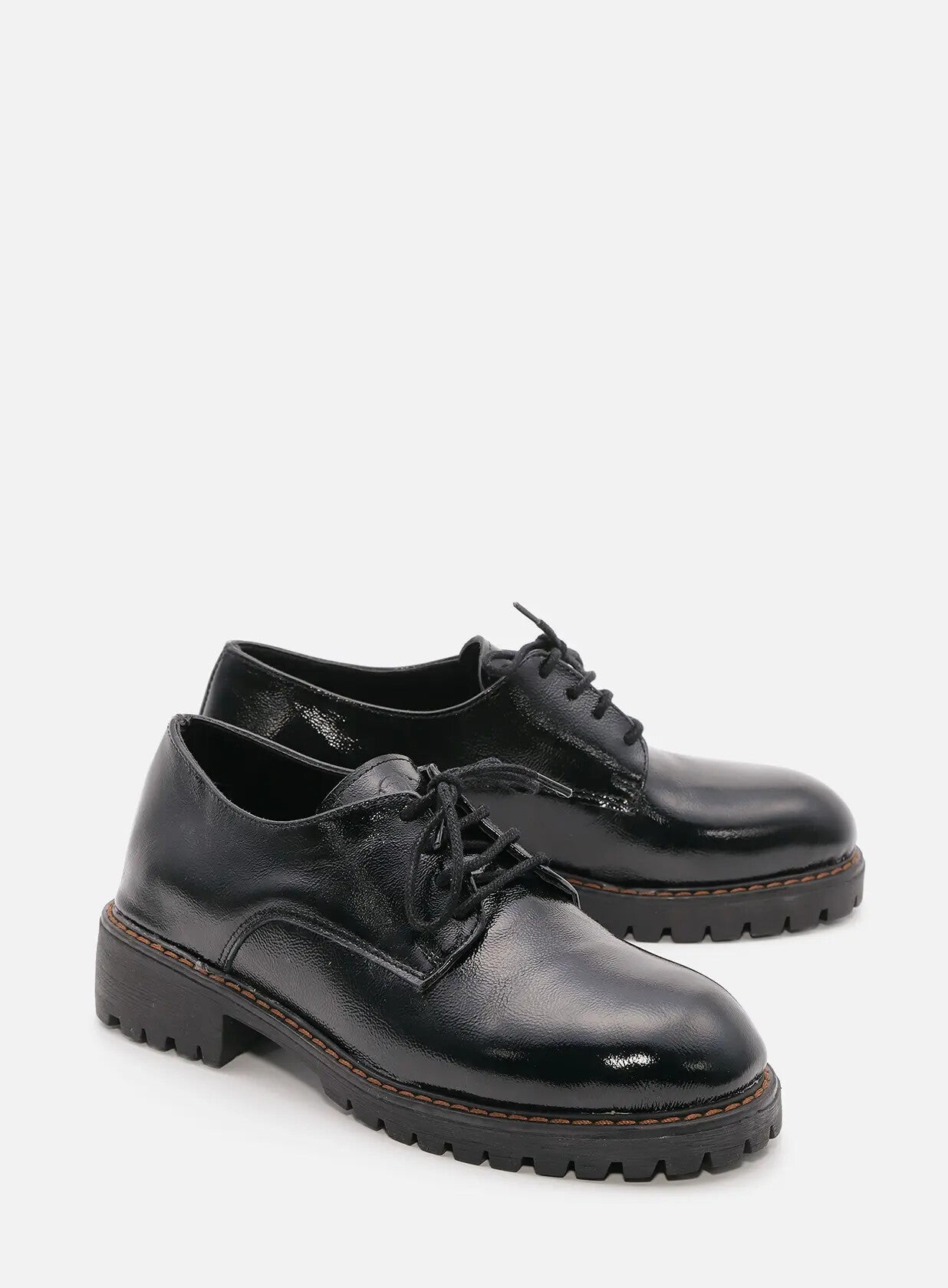 נעליים מעור מבריק - לונדון