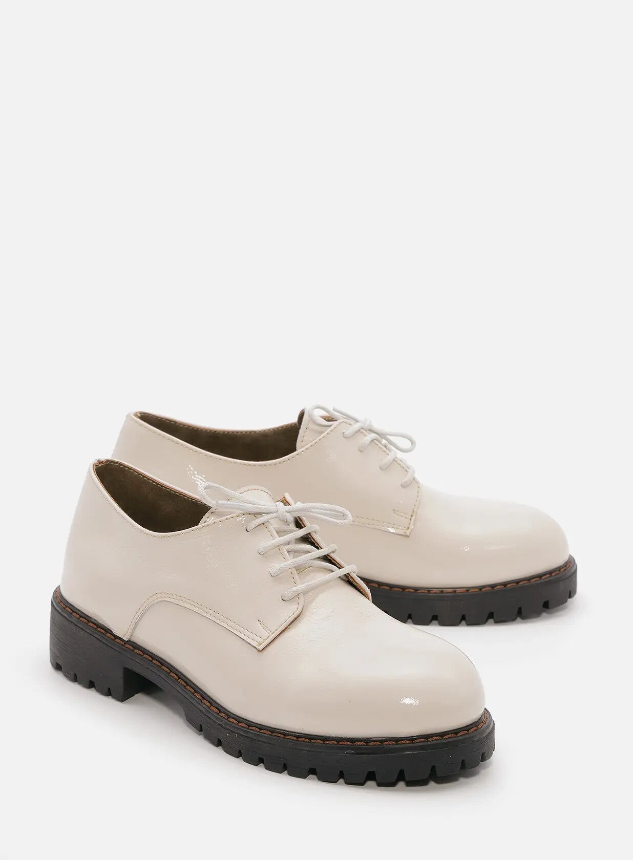 נעל-מעור-מבריק-איימי