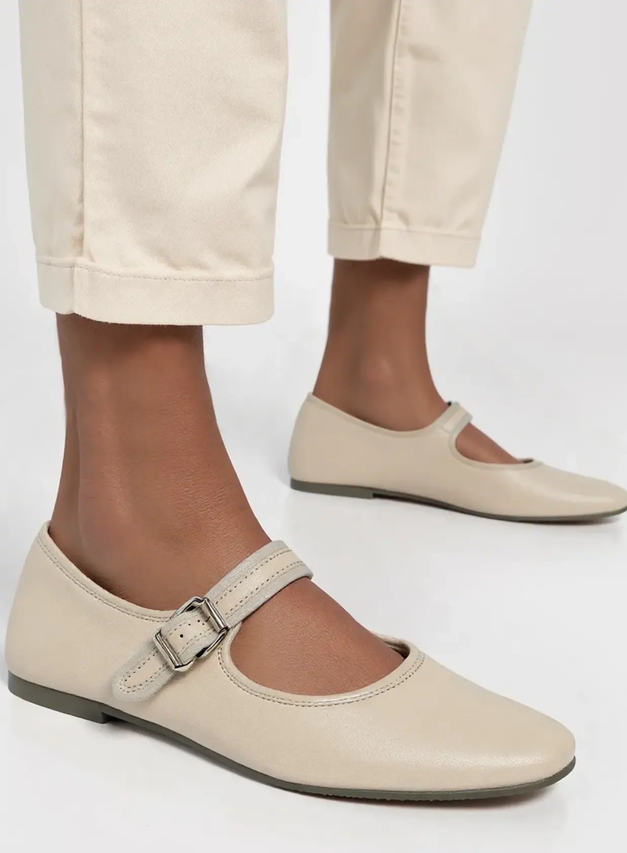 תמר -בובה קלאסי אבזם פספול