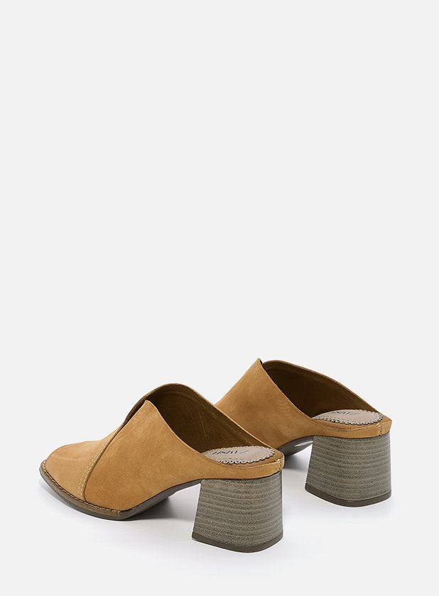 כפכפי-עקב-עור-מעטפת-קרן-998810