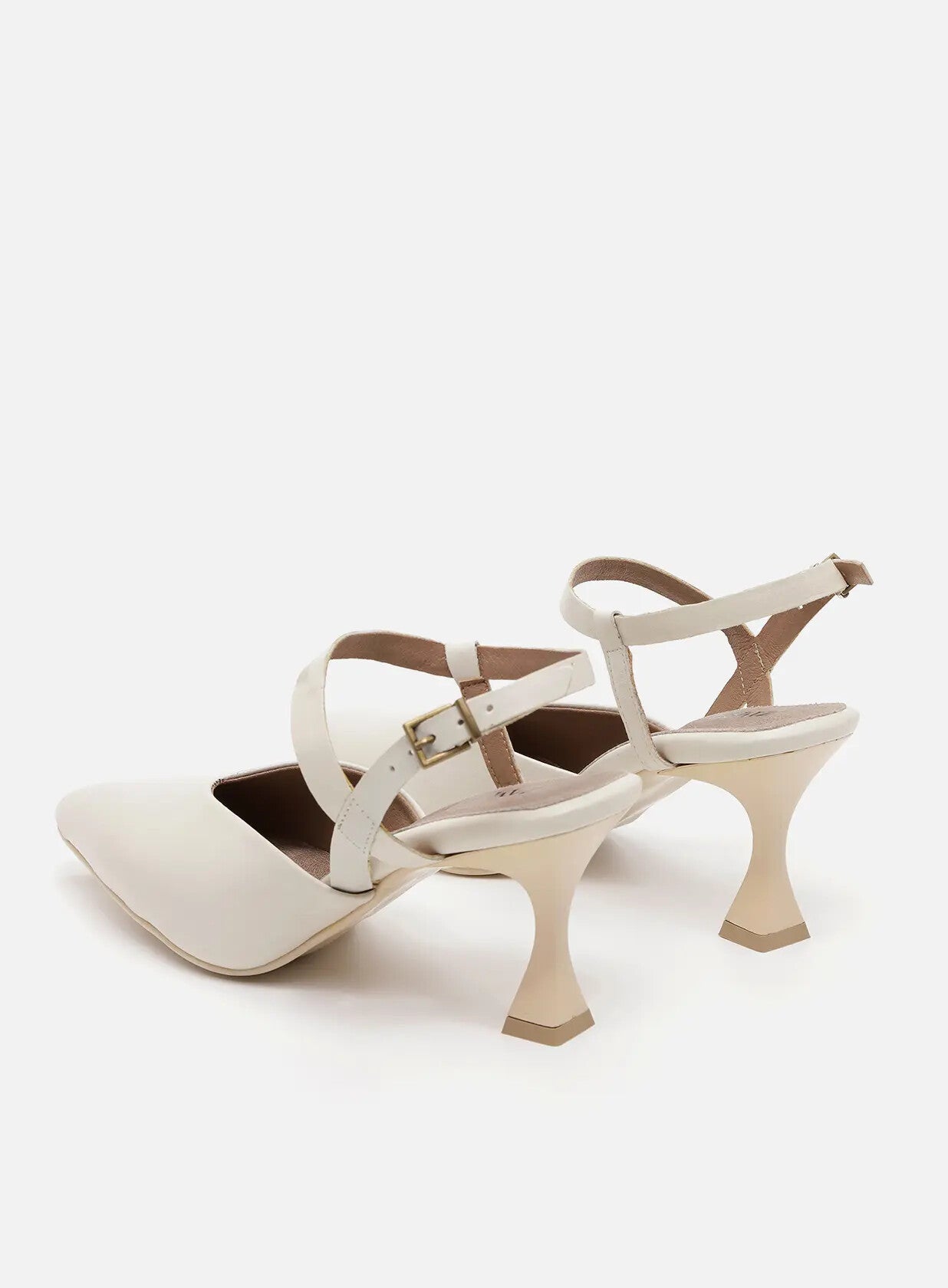 שאנל-שפיץ-עקב-7-אבזם-אחורי