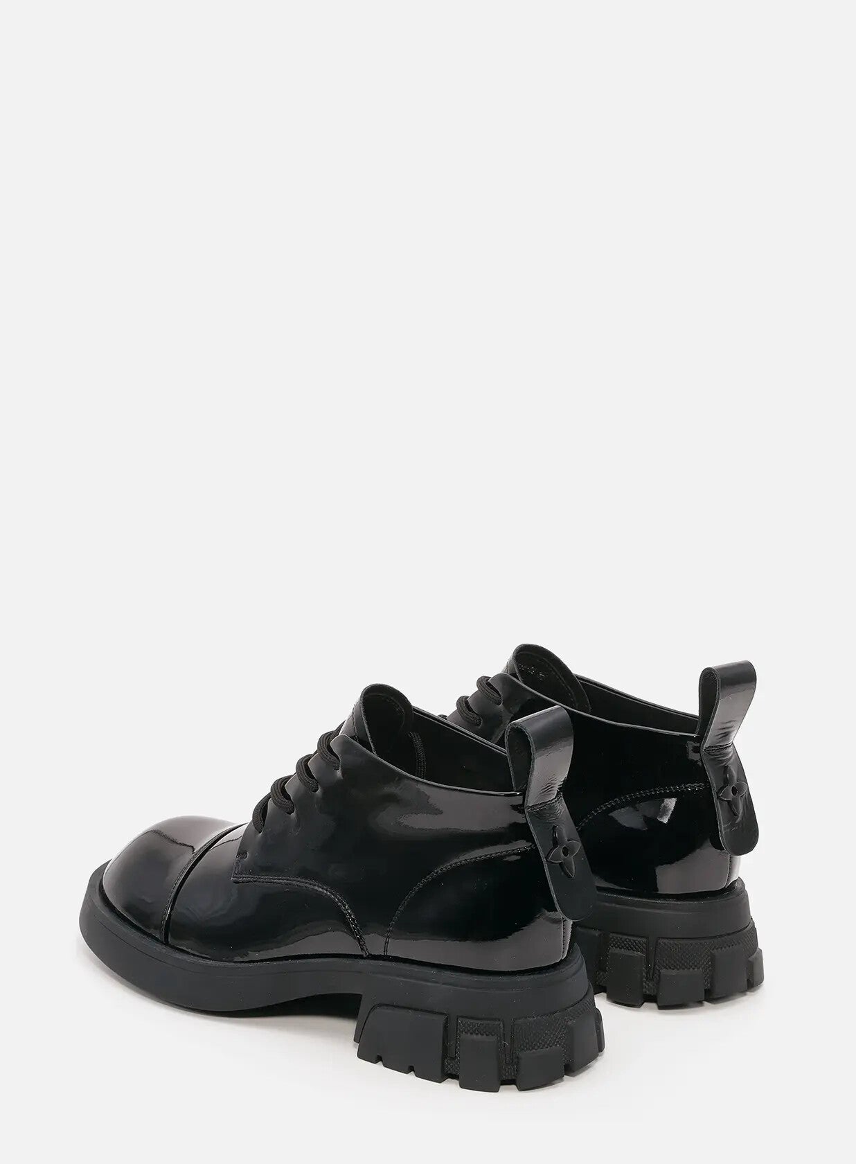 נעל-פלטפורמה-שרוך-לק