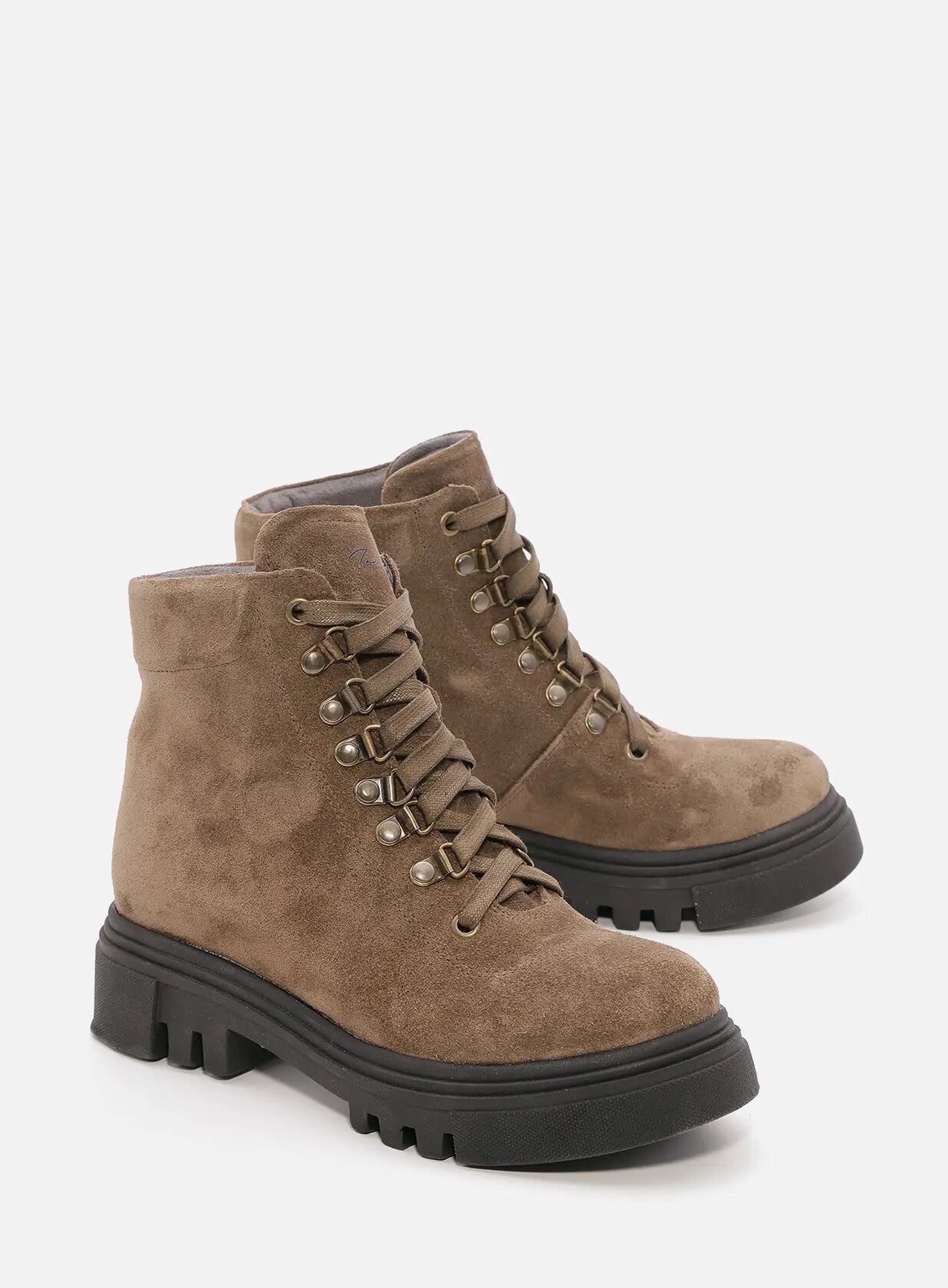 מגפוני קומבט מזמש - נבדה