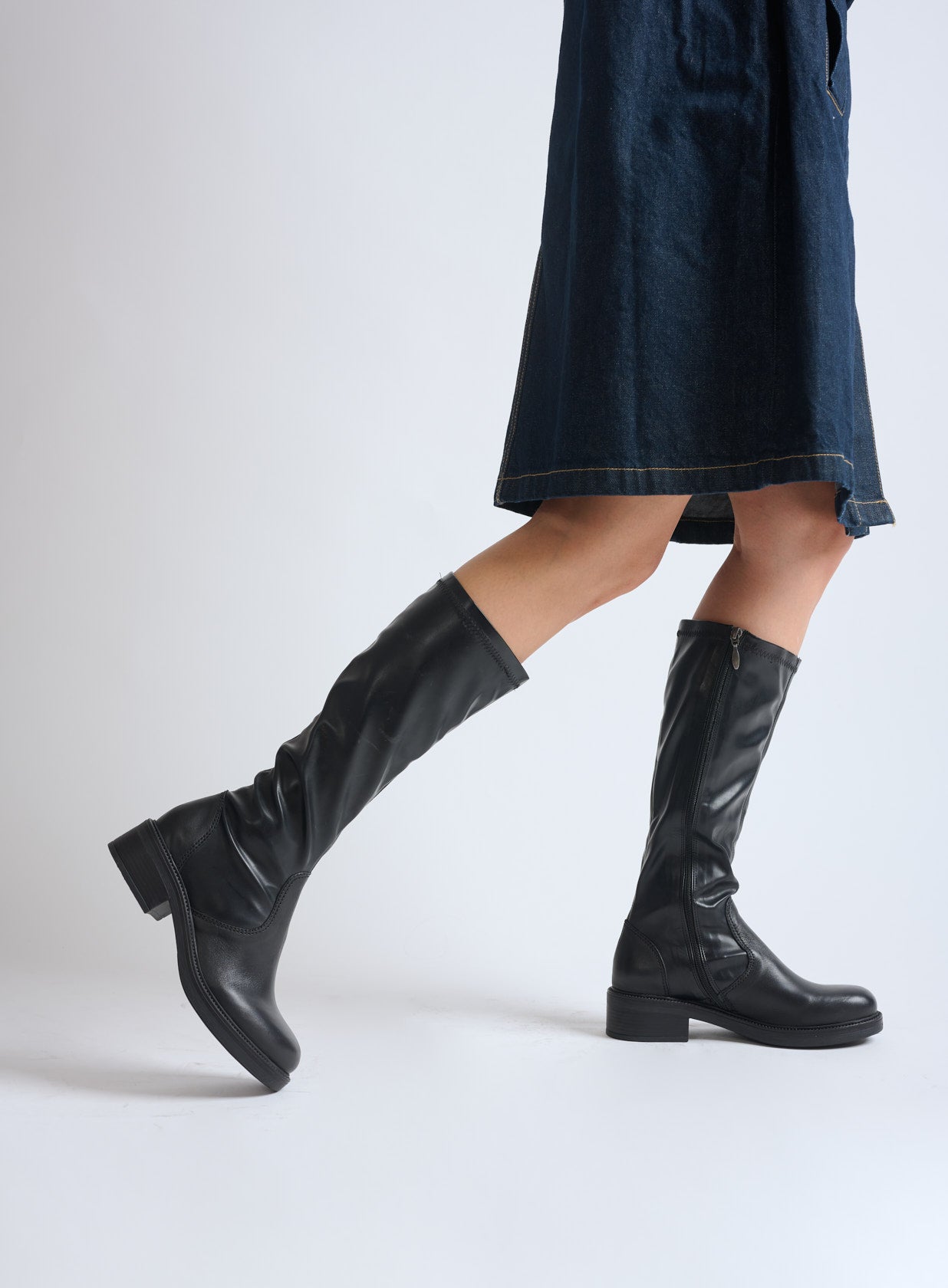 מגפיים-גבוהים-מעור-משולב-לייקרה