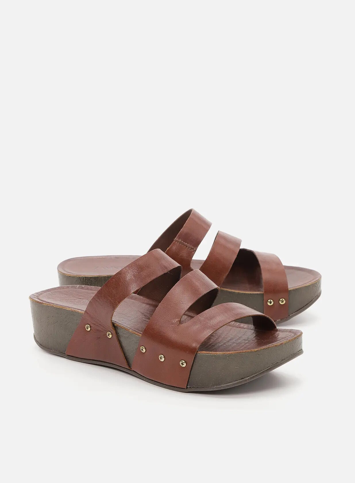 כפכפי-פלטפורמה-מעור-lya