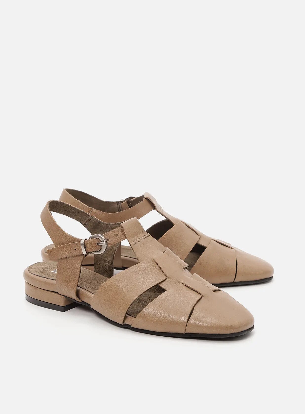 סנדלים-סגורים-מעור-pollini