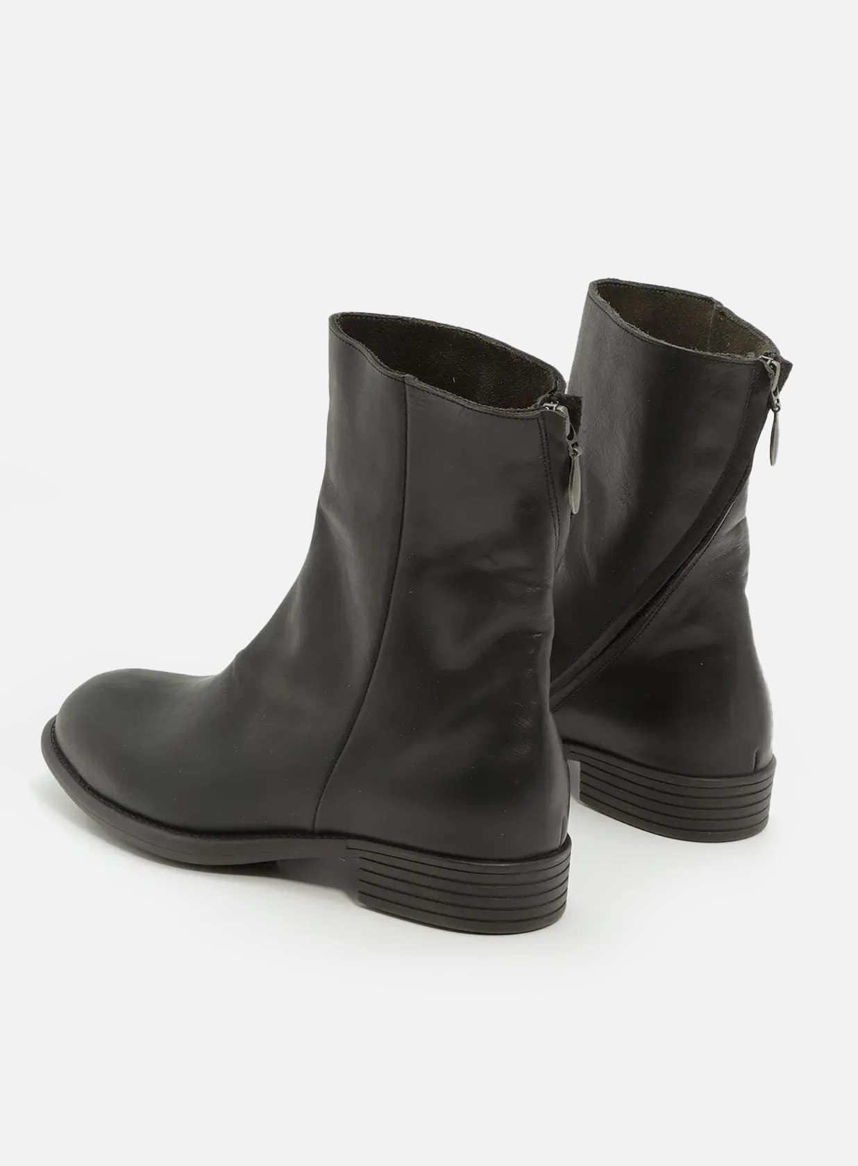 אבישג-מגפון-רוכסן-מבריק