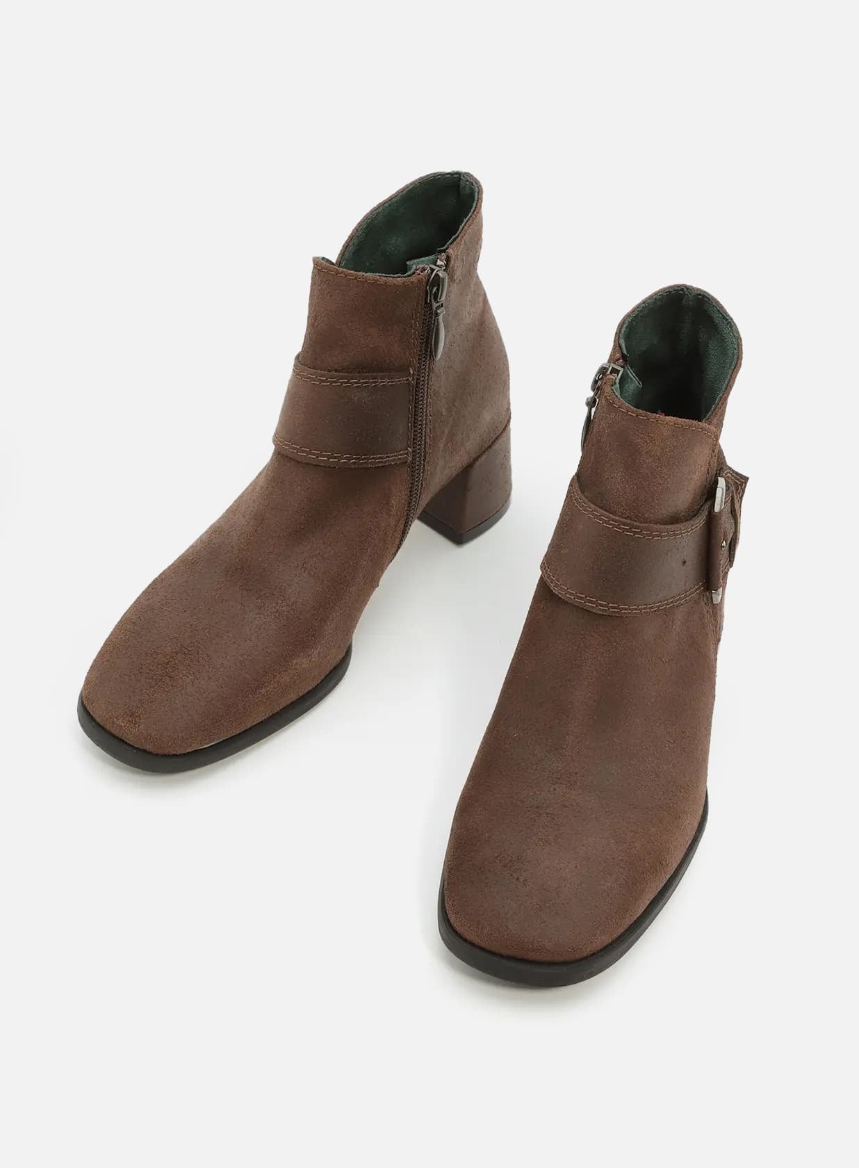 נלי-מגפון-שפאלט-אבזם-ורוכסן