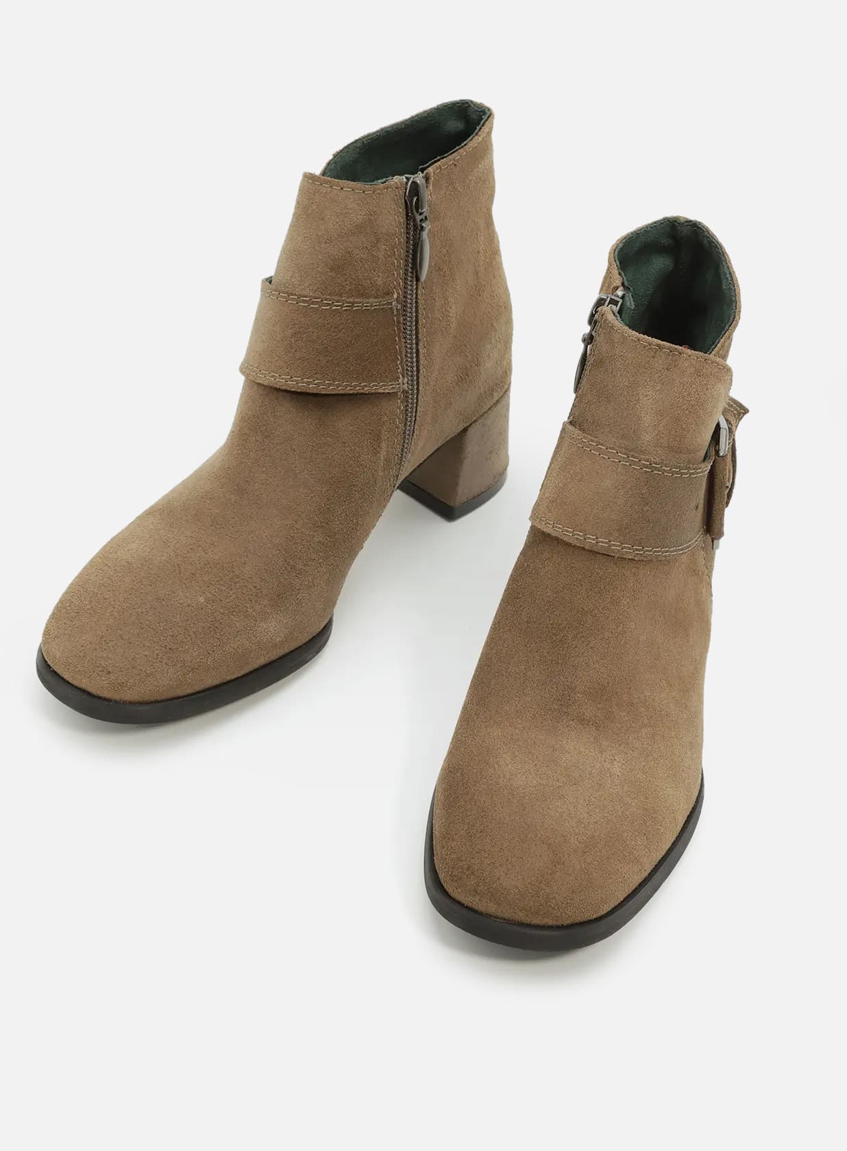 נלי-מגפון-שפאלט-אבזם-ורוכסן