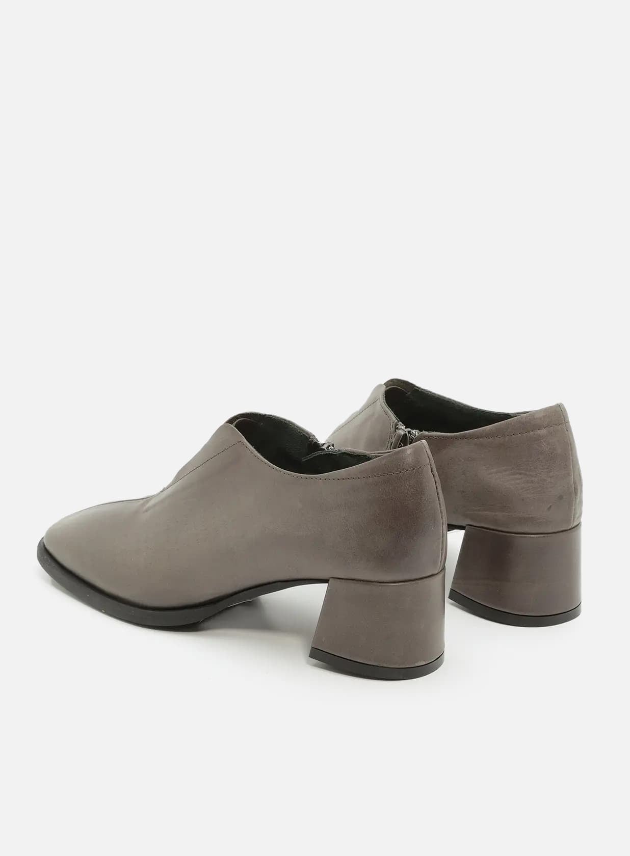 טלי-נעל-מבריק-גומי