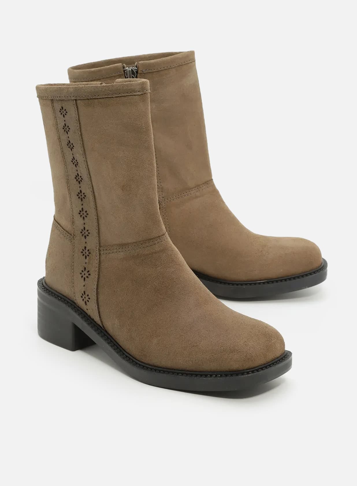 ליזי-מגפון-שפאלט-פס-לייזר