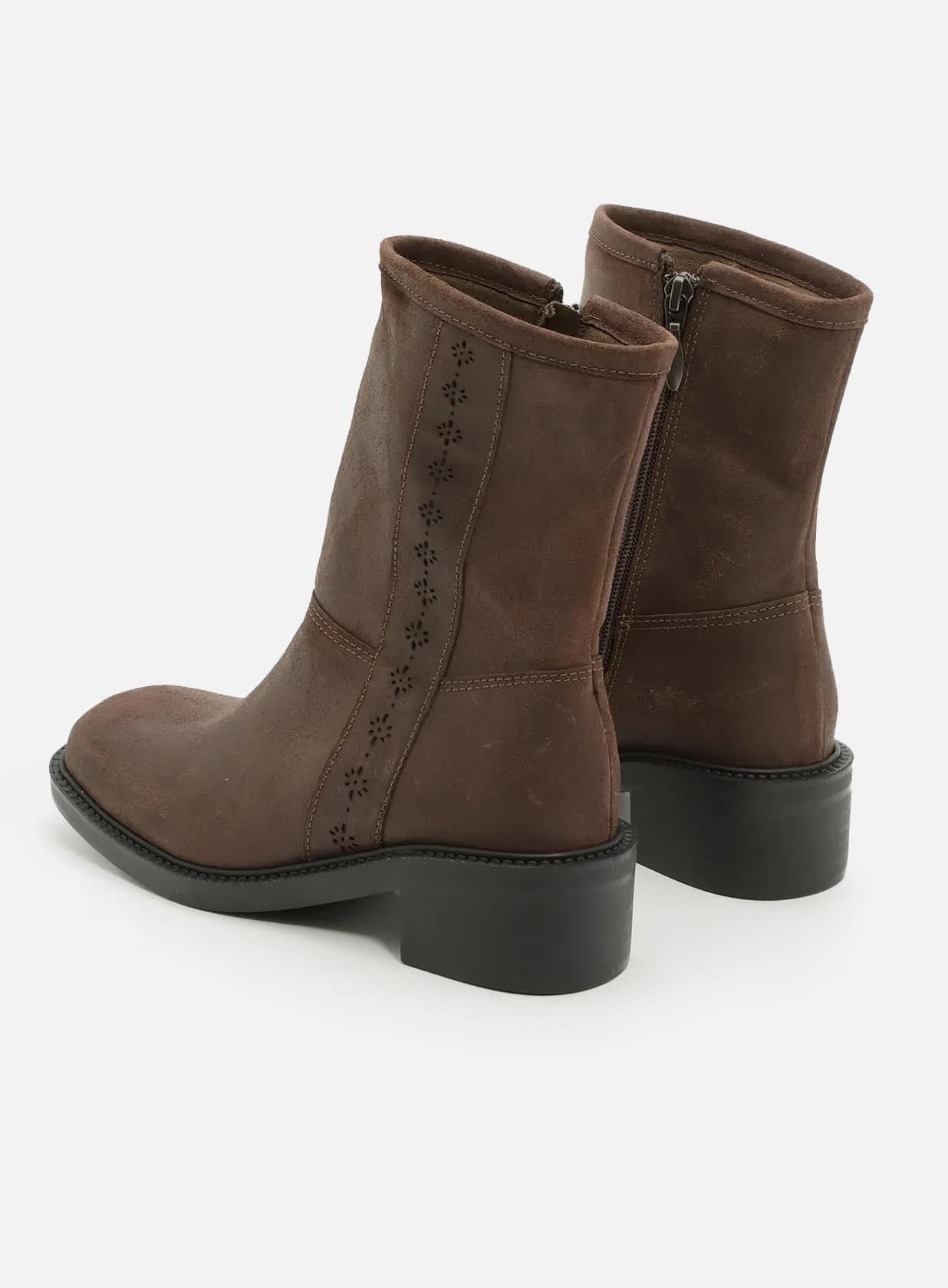 ליזי-מגפון-שפאלט-פס-לייזר