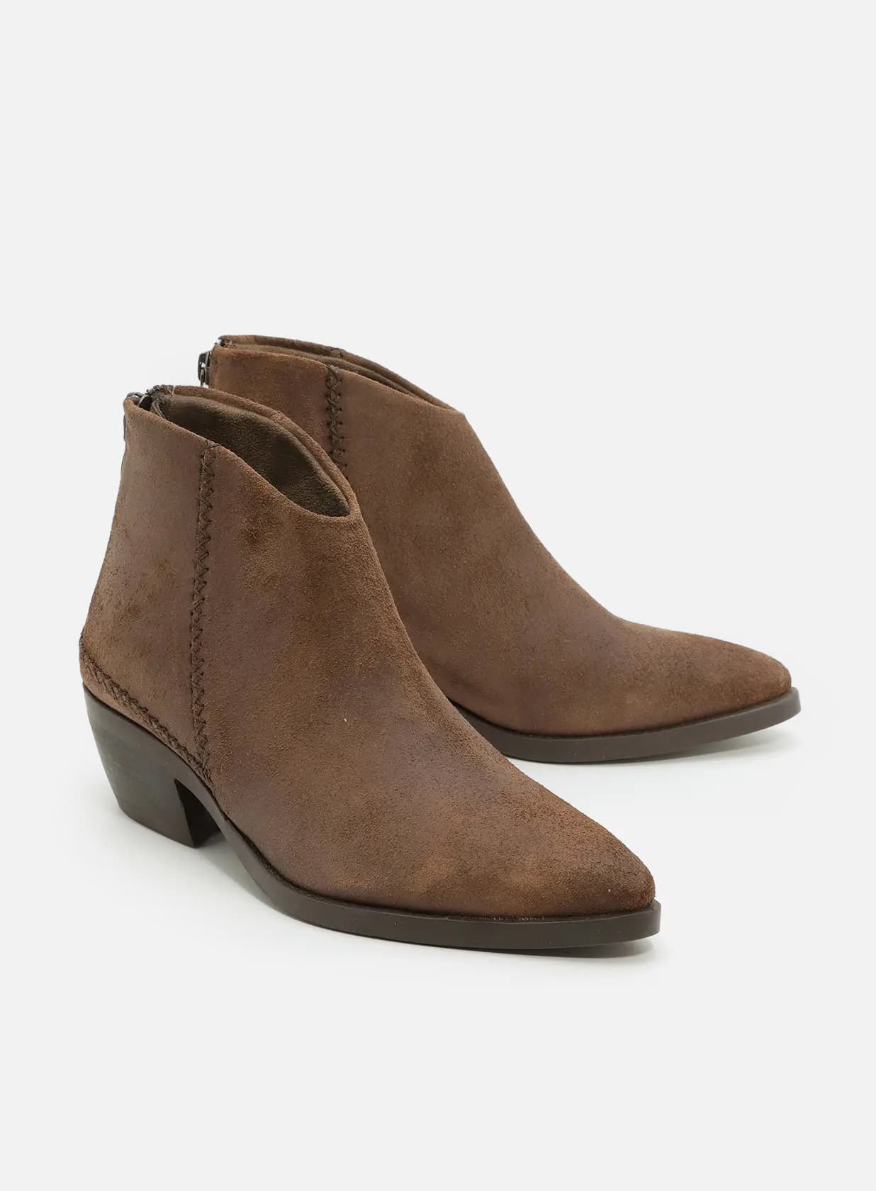 קמילה-מגפון-שפאלט-תפר