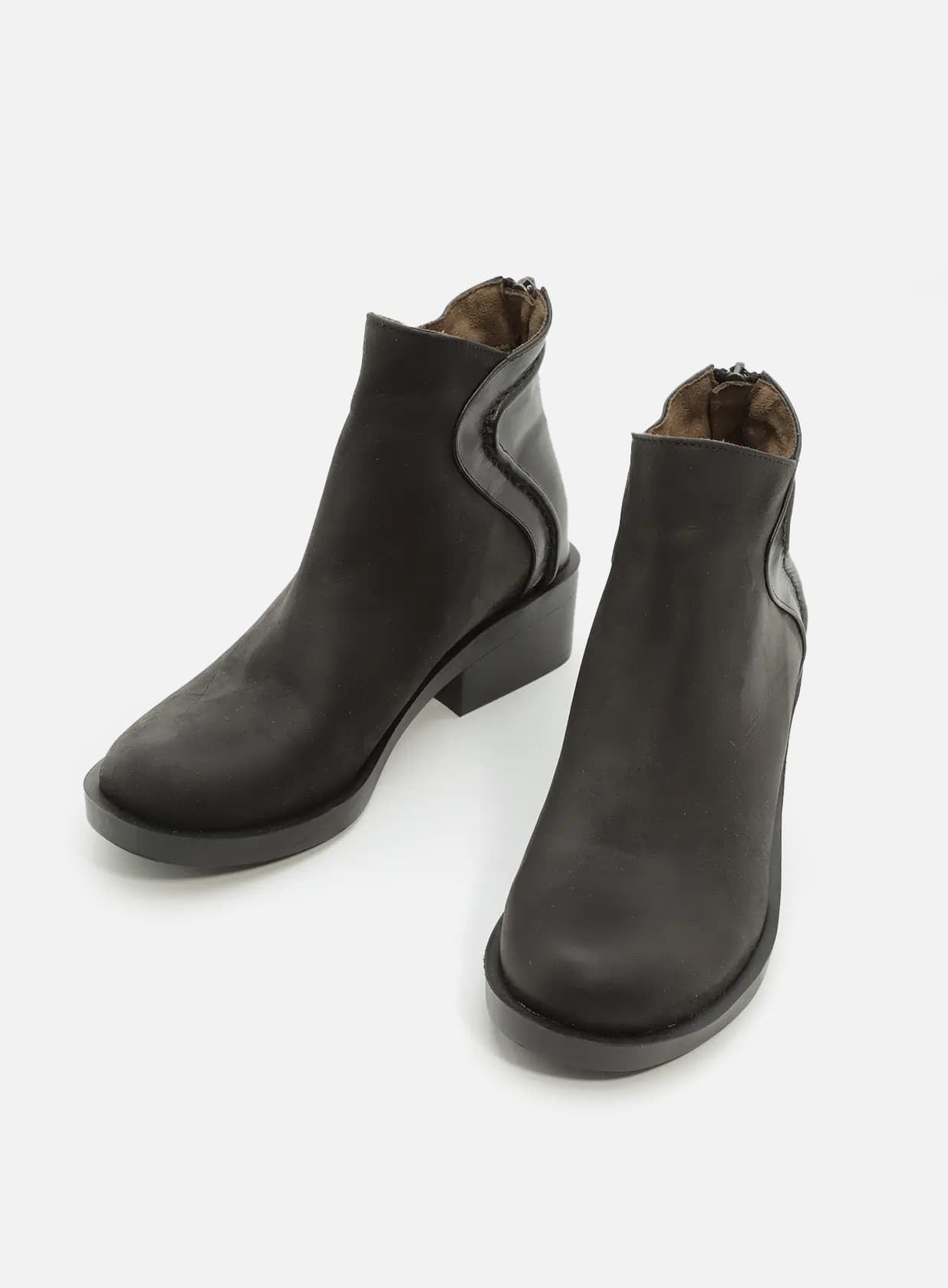 שרה-מגפון-ספורטיבי-משולב