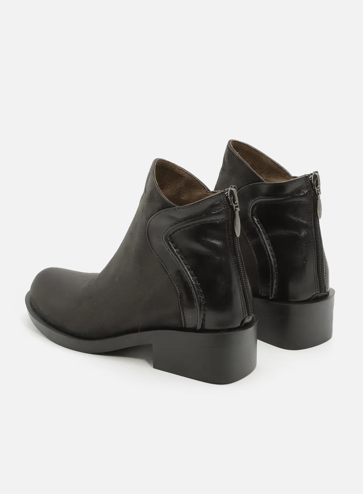 שרה-מגפון-ספורטיבי-משולב