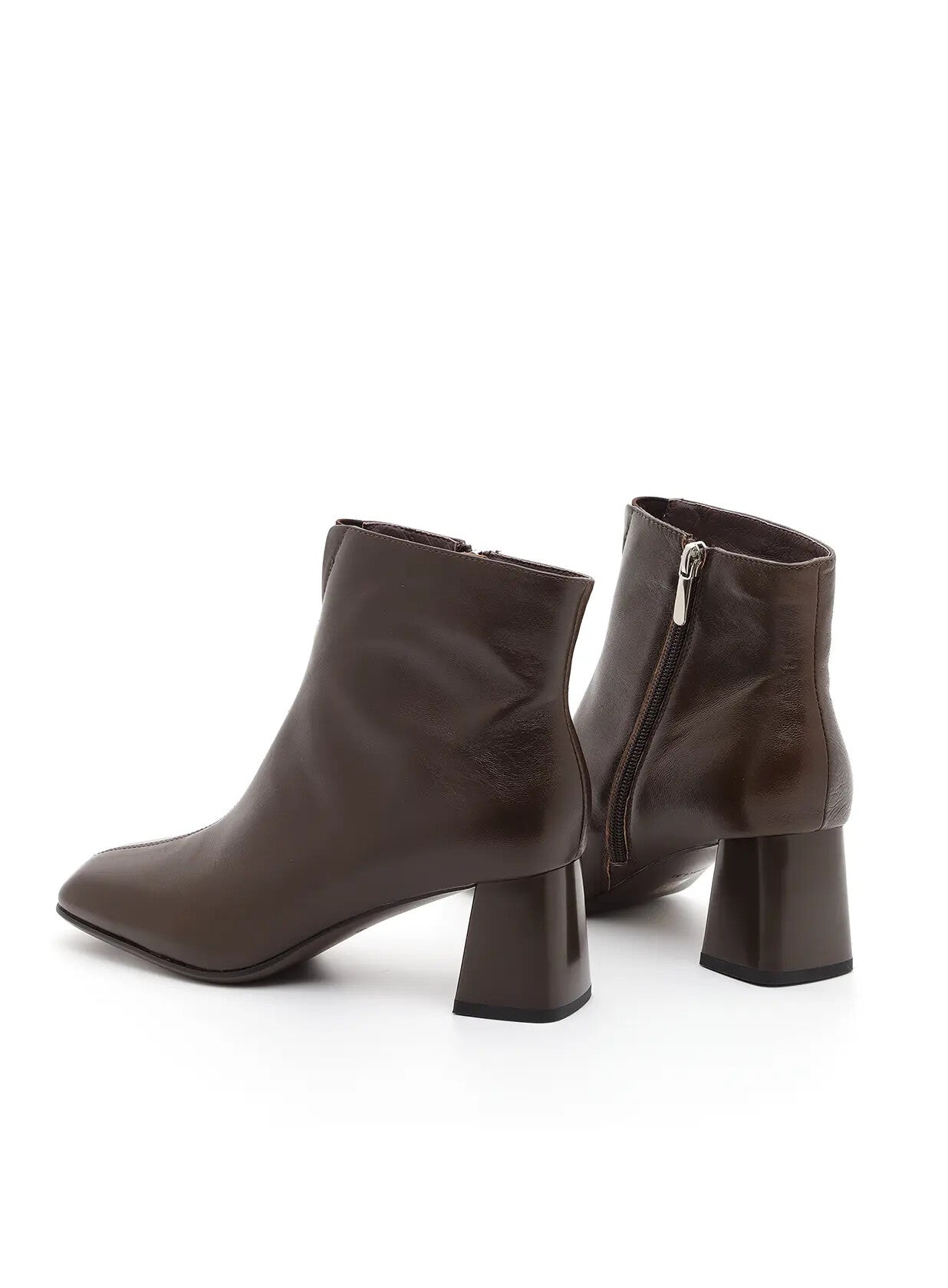 קרולינה-מגפון-עור