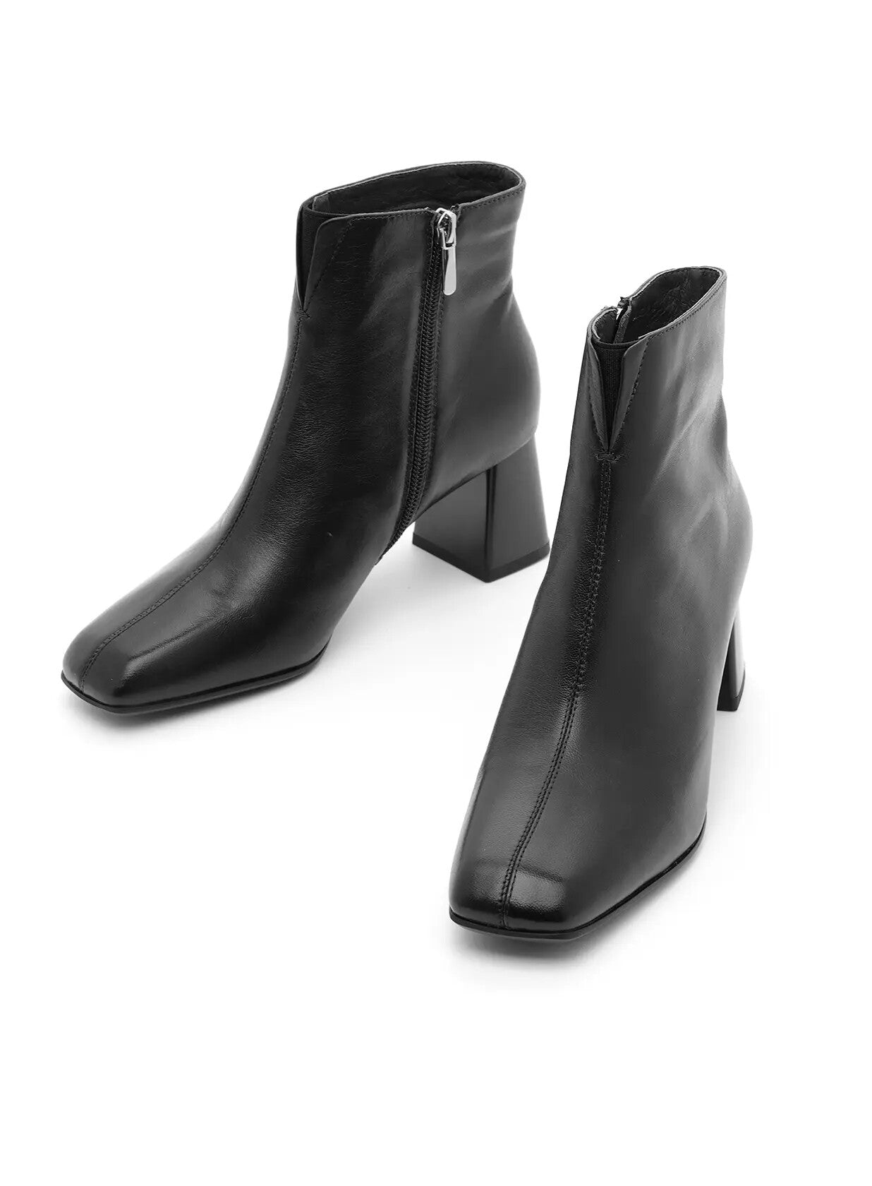 קרולינה-מגפון-עור