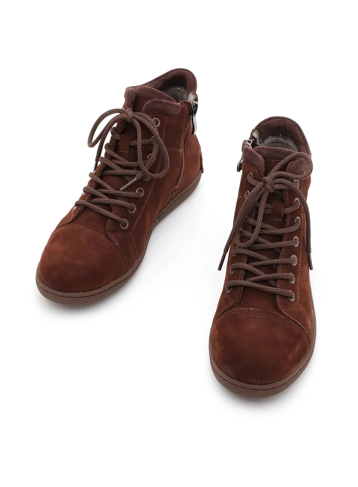 הילה-סניקרס