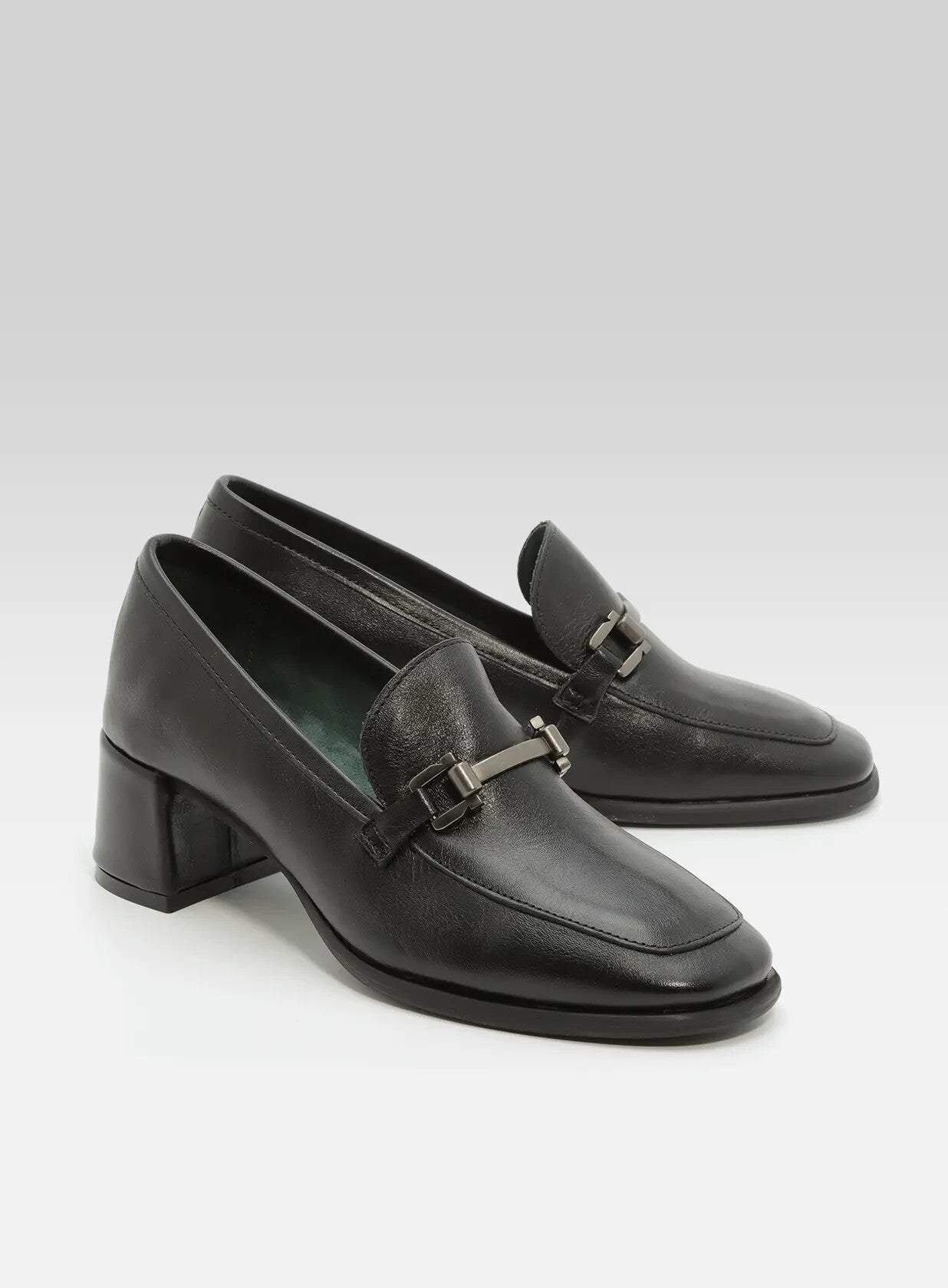 מוקסין-קישוט-מבריק-עקב-4