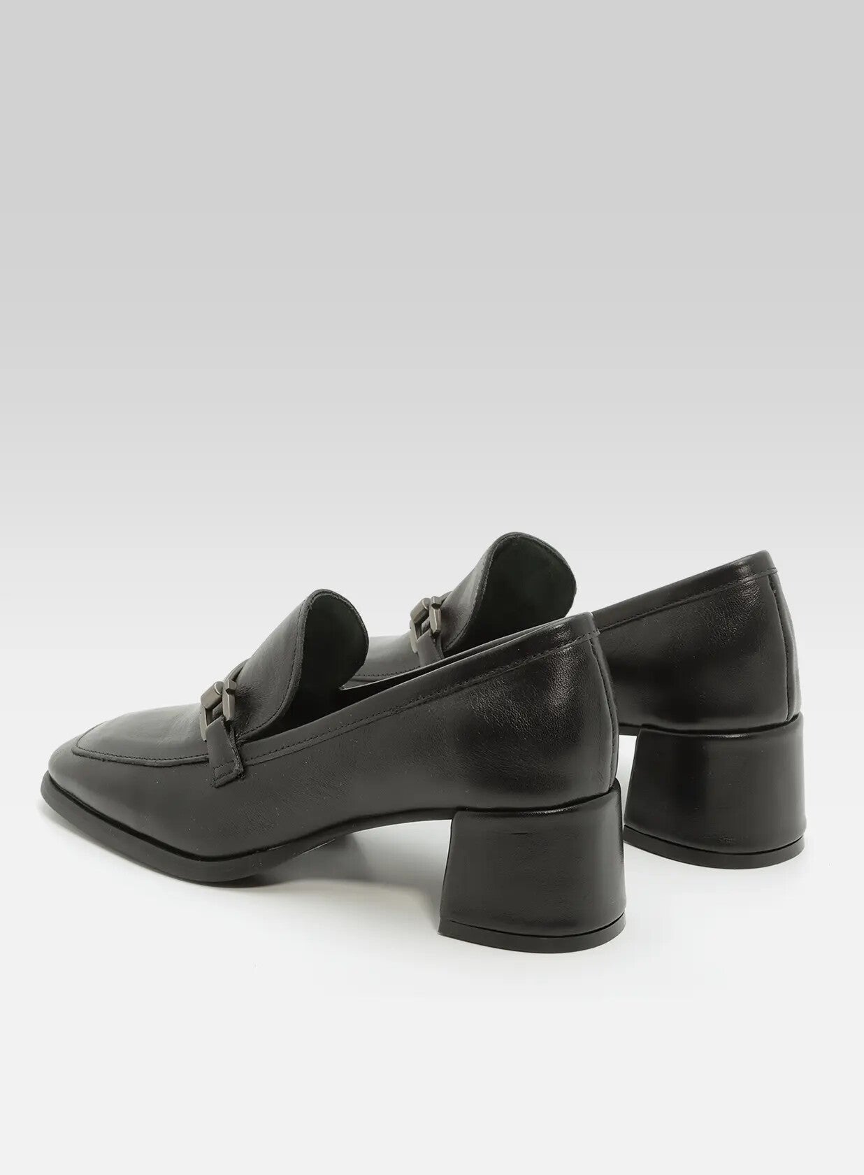 מוקסין-קישוט-מבריק-עקב-4