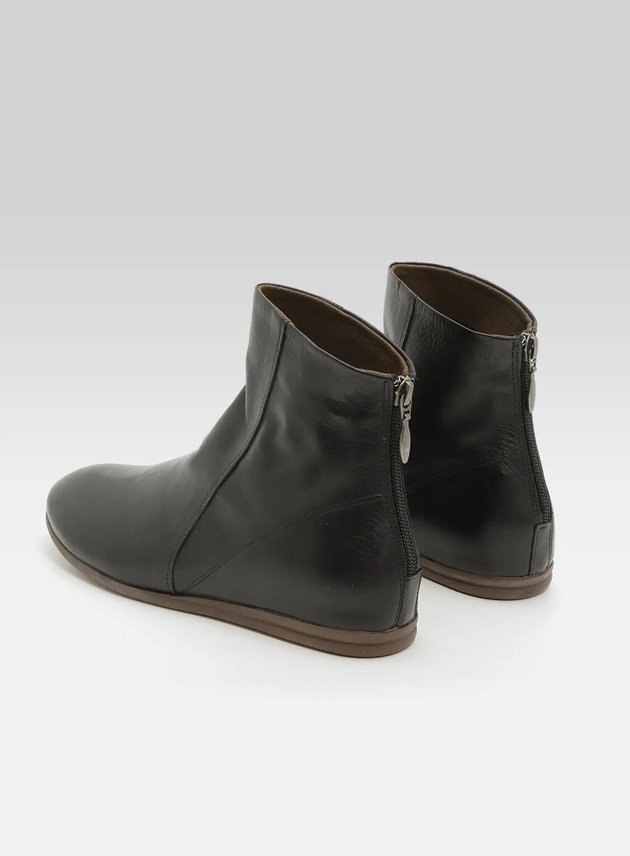 גאיה-מגפון-3-4-קלאסי-רוכסן-אחורי