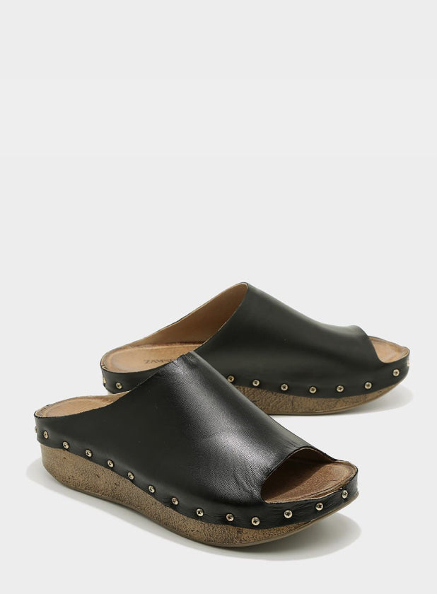 כפכפי-ניטים-מעור-לנשים-דגם-שירי-1418