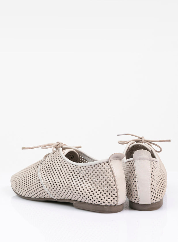 נעלי-שרוכים-עם-חירורים-דגם-עידית-991595