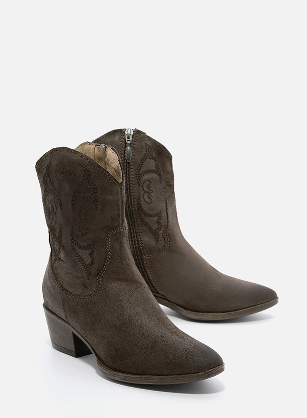 מגפוני בוקרים אותנטיים - אדריאן