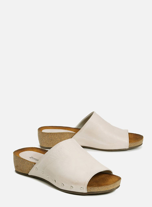 כפכפי מיול מעור עם ניטים