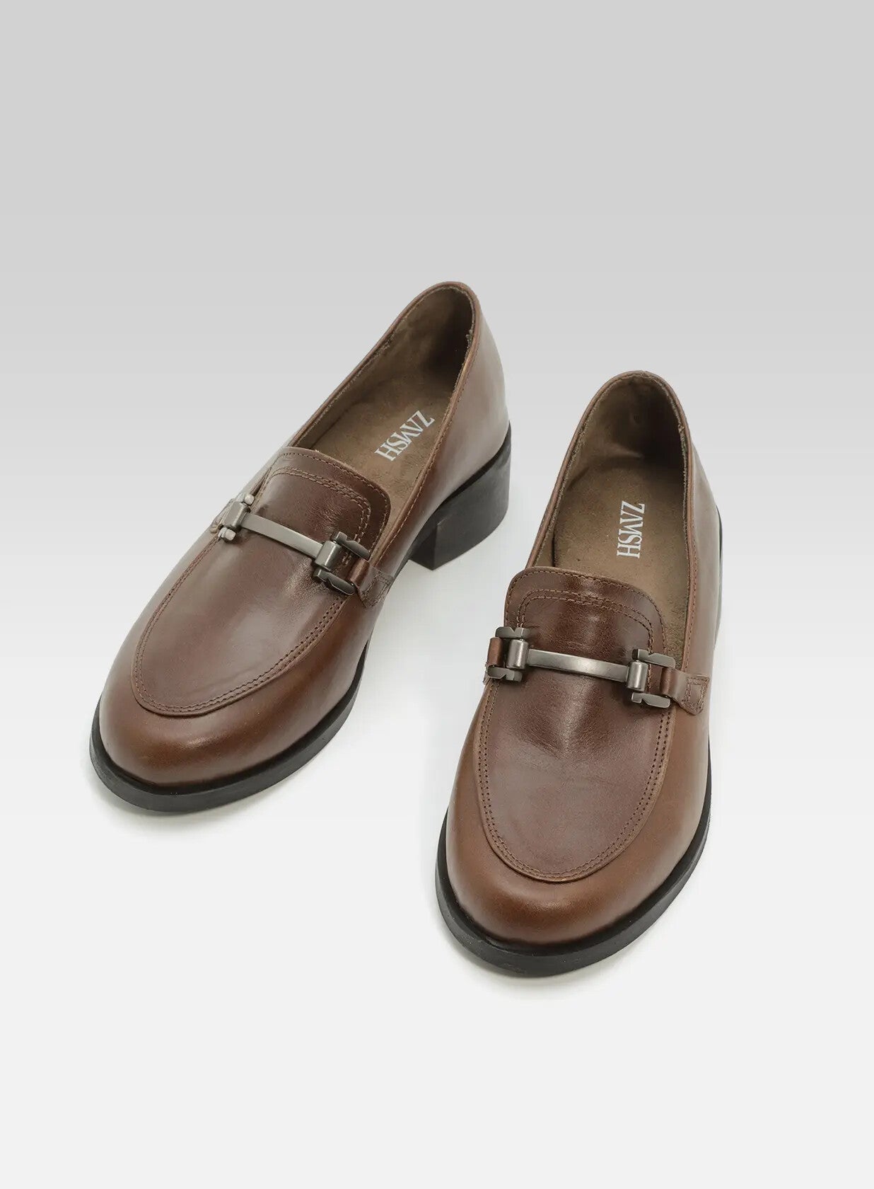 ליאורה-מוקסין-מבריק-עם-קישוט