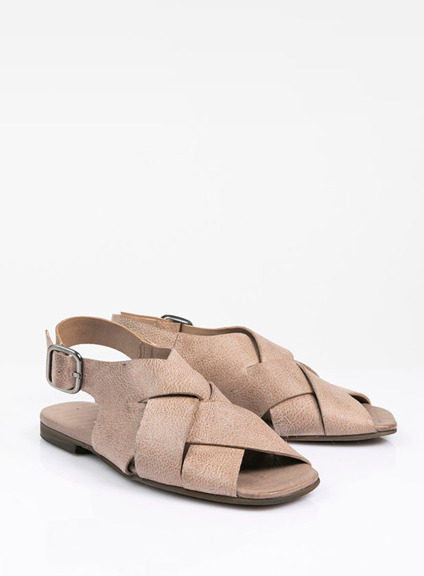 סנדלי-עור-קלועים-אבזם-דגם-שירה