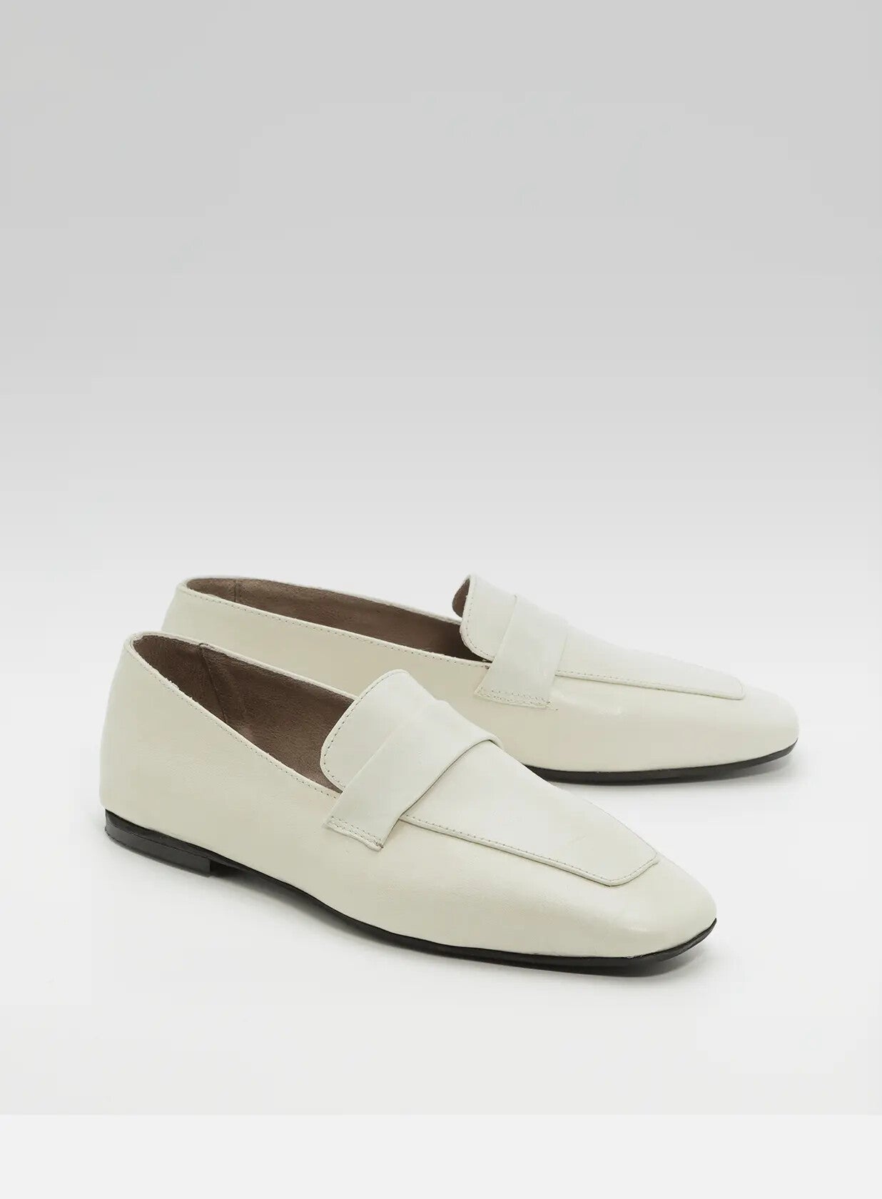 קלייר-מוקסין-קארה-מבריק