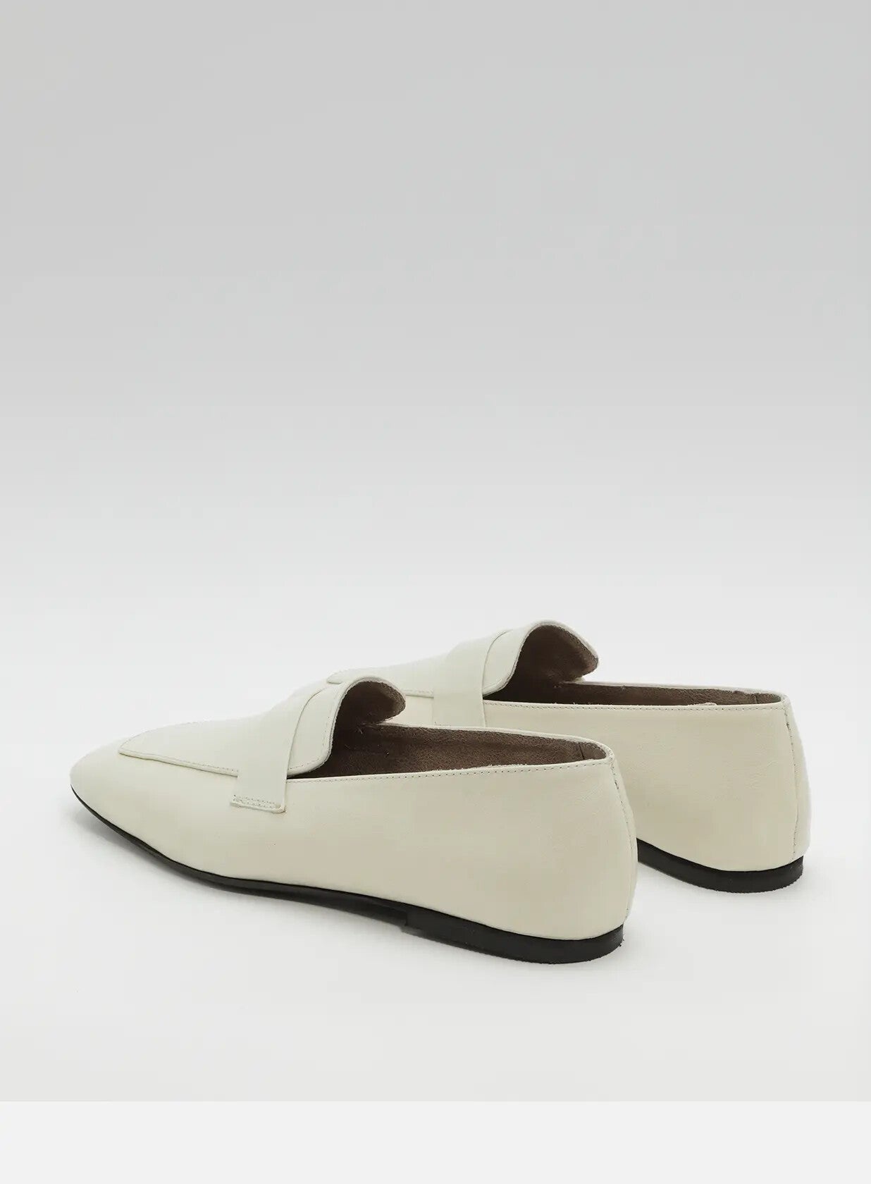 קלייר-מוקסין-קארה-מבריק