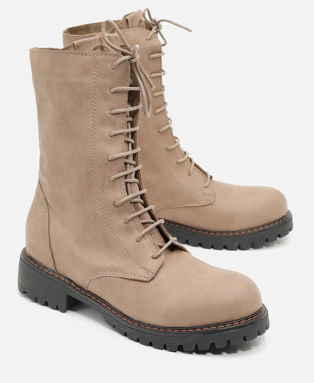 מגפונים-גבוהים-טבעוניים-עם-שרוכים-מנצ