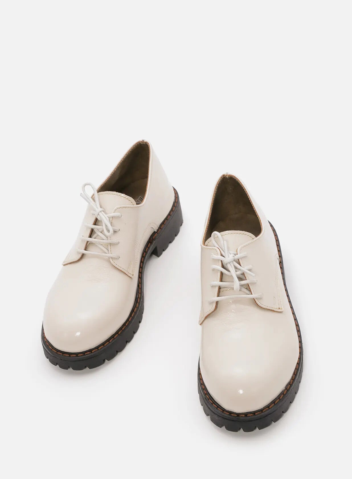 נעל-מעור-מבריק-איימי